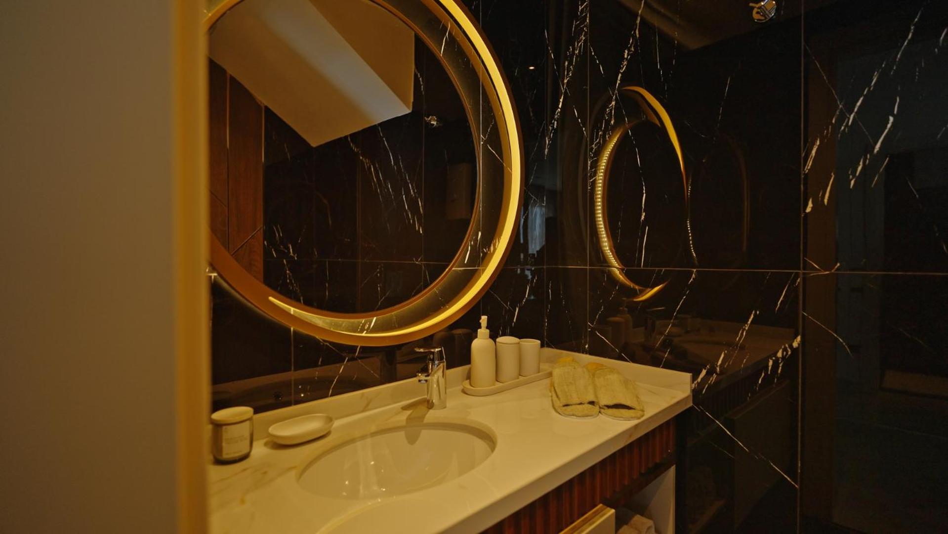 Qoople Legend 37-A40 prime sea location apartment