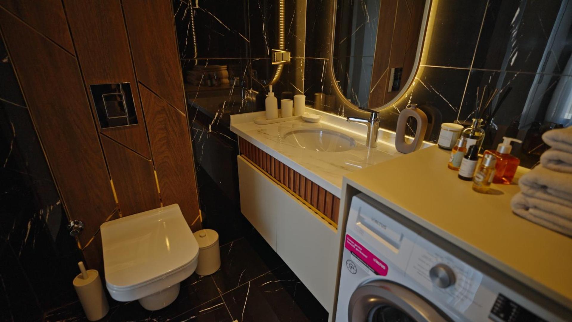 Qoople Legend 37-A40 prime sea location apartment