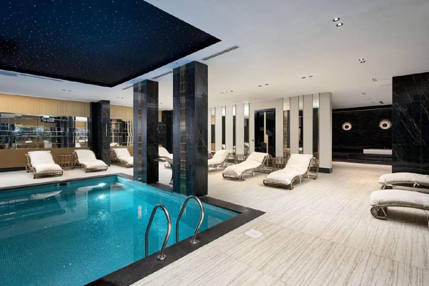 Qoople Legend B - premium apartments steps from the sea