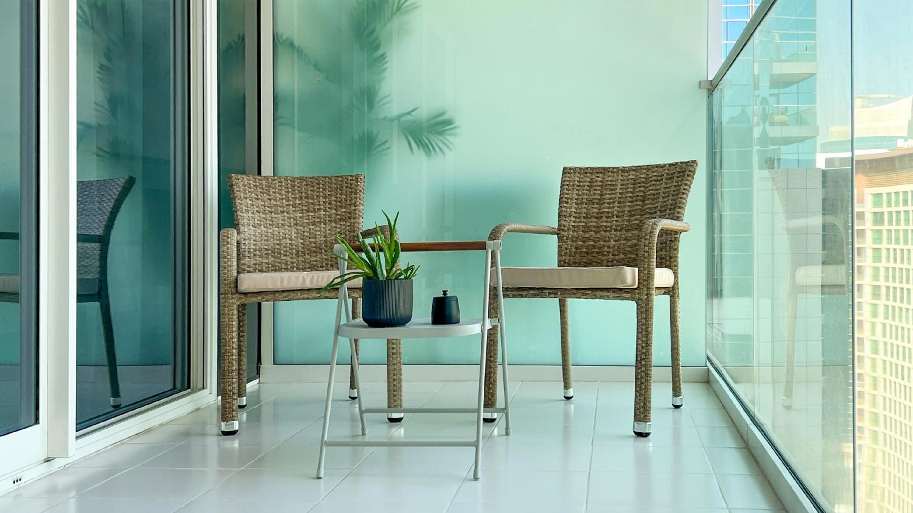 KeyRock Living - Chic Reva 1BR with Pool Access