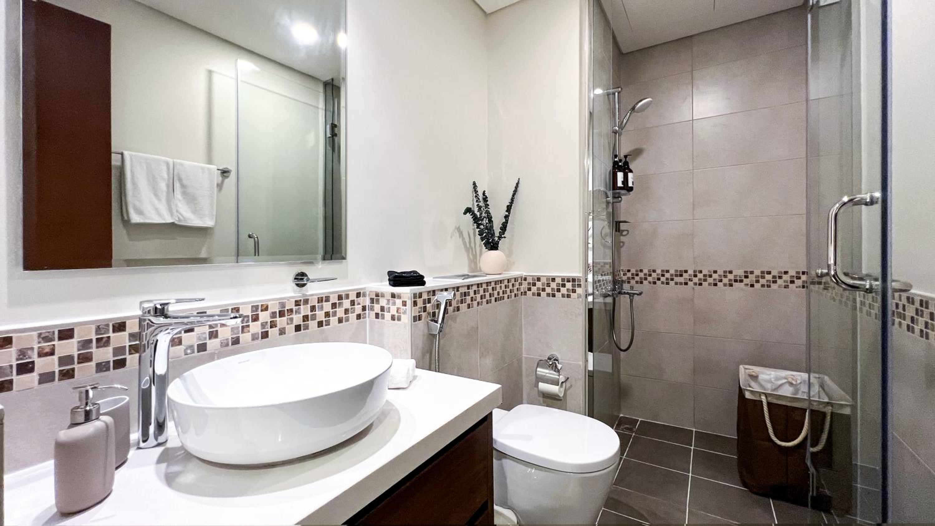 KeyRock Living - Chic Reva 1BR with Pool Access