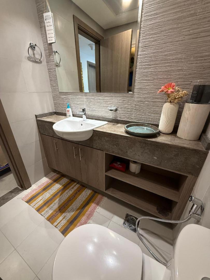 Luxury 1BR Apartment in NYU Saadiyat - Furnished