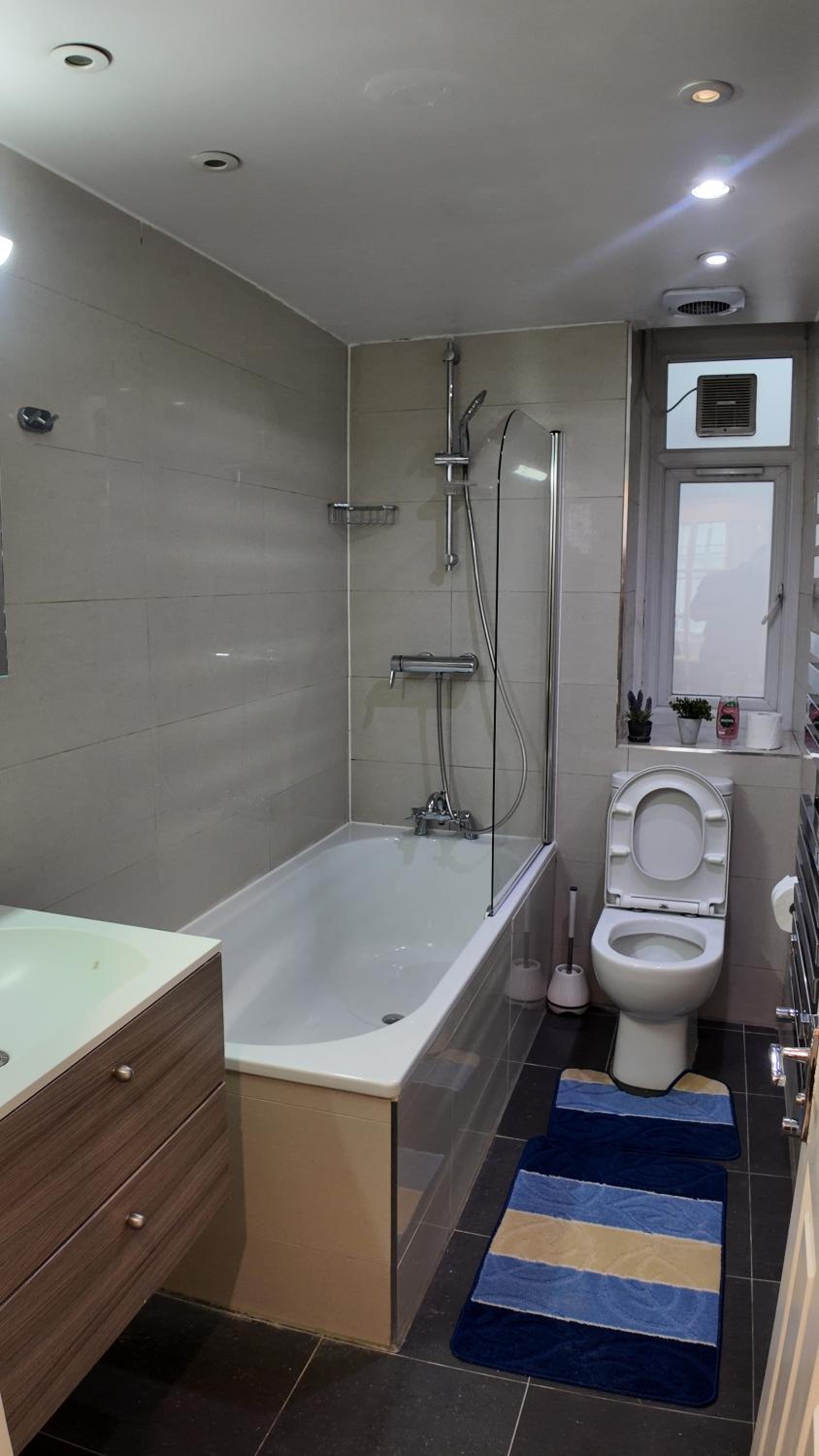 Ideal 2BHK in upper Berkeley BK1