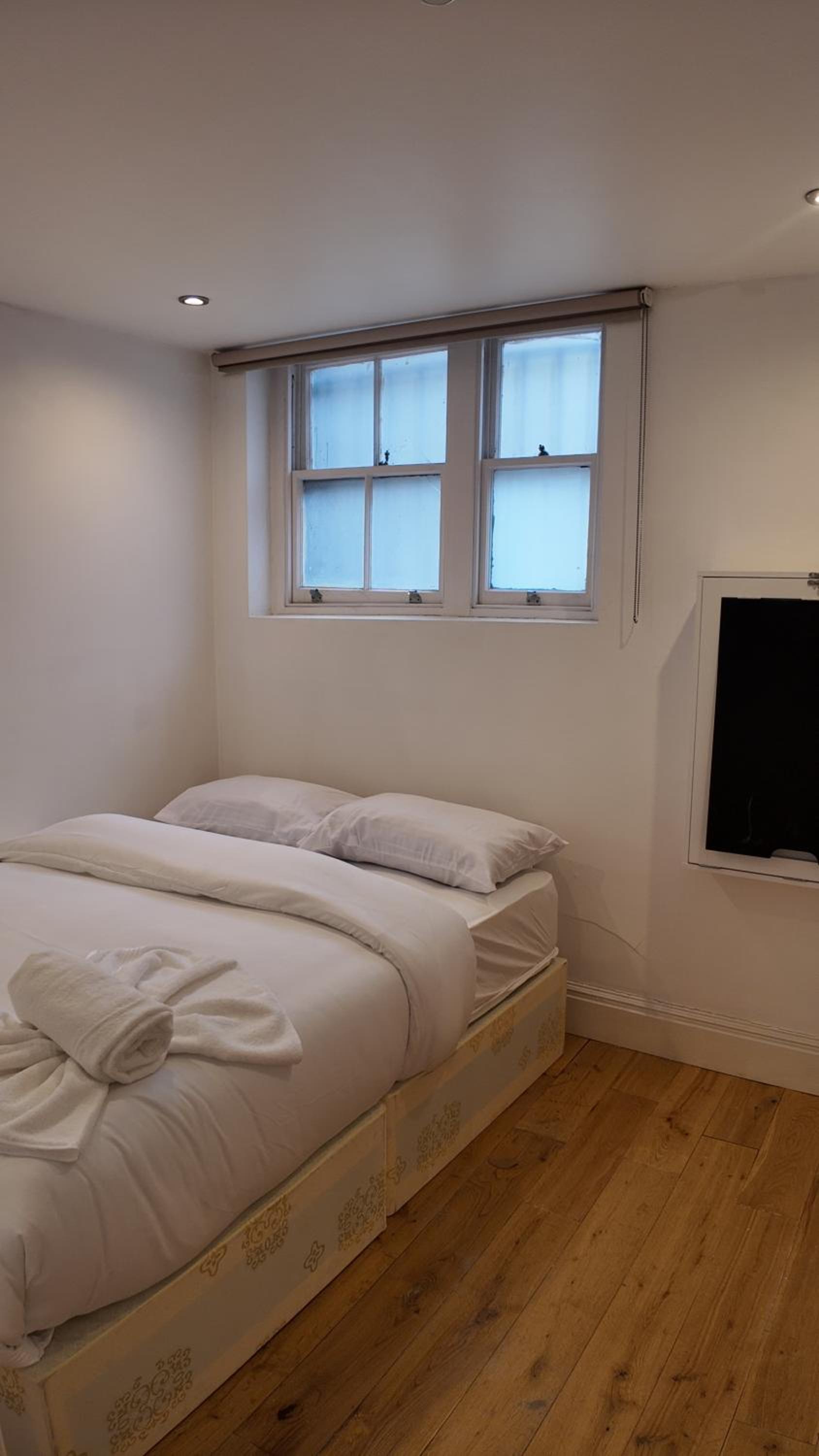 Ideal 2BHK in upper Berkeley BK1