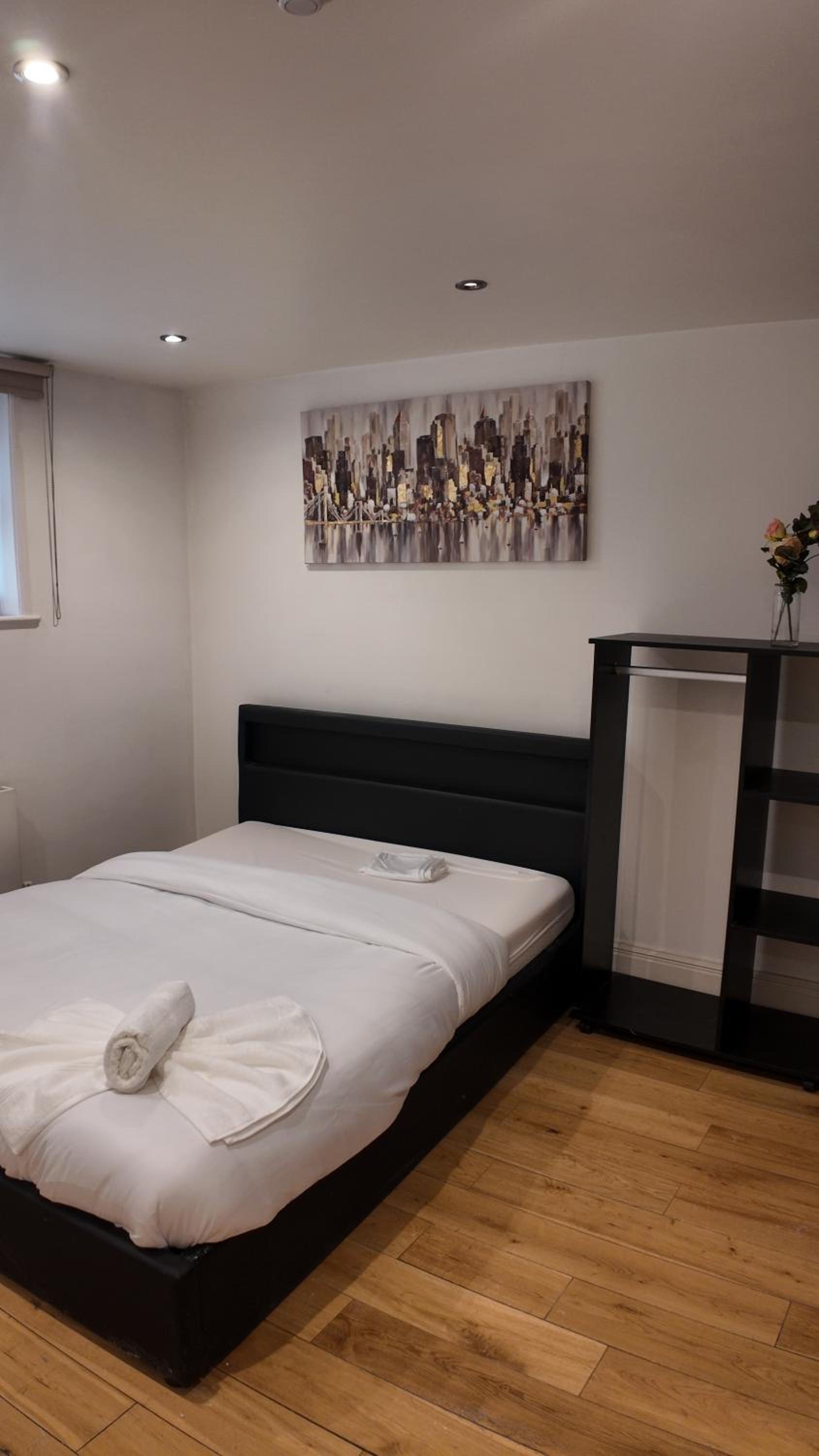 Ideal 2BHK in upper Berkeley BK1