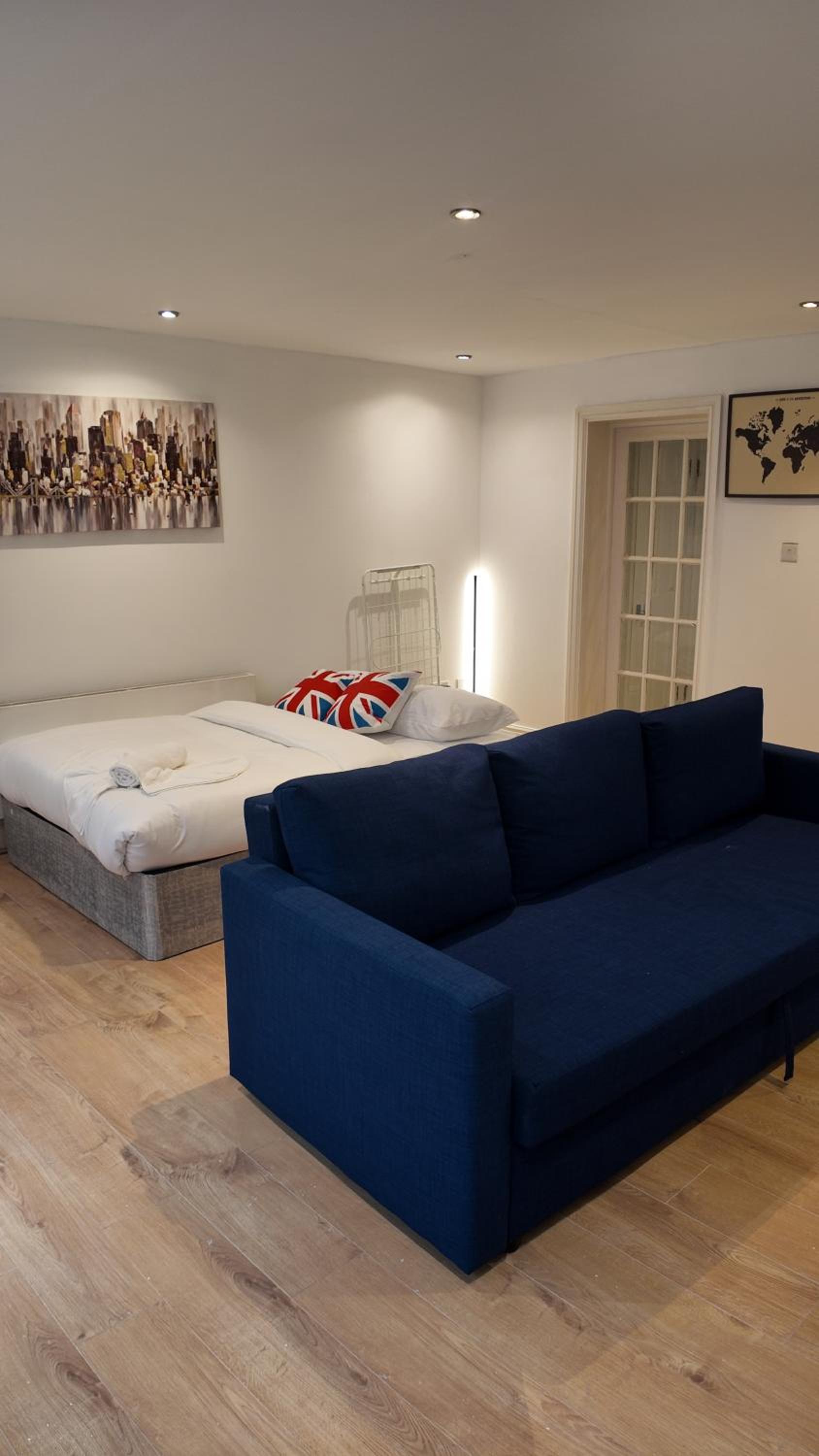 Ideal 2BHK in upper Berkeley BK1