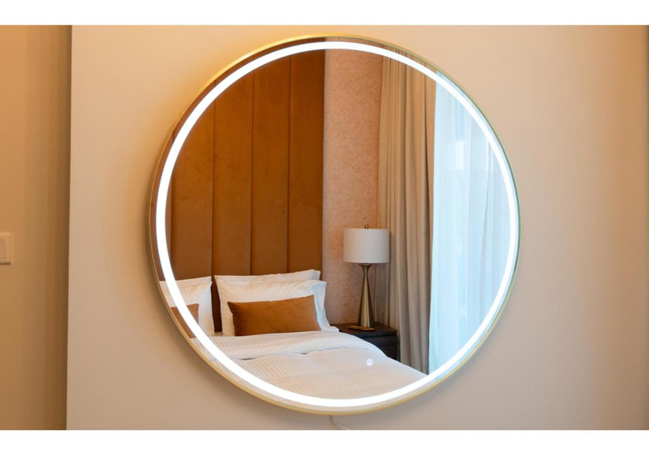 Reva Residence - Luxe 1BR with Burj Khalifa View