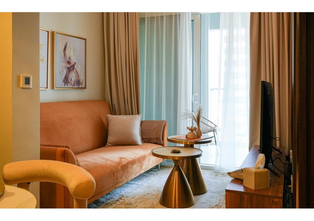 Reva Residence - Luxe 1BR with Burj Khalifa View