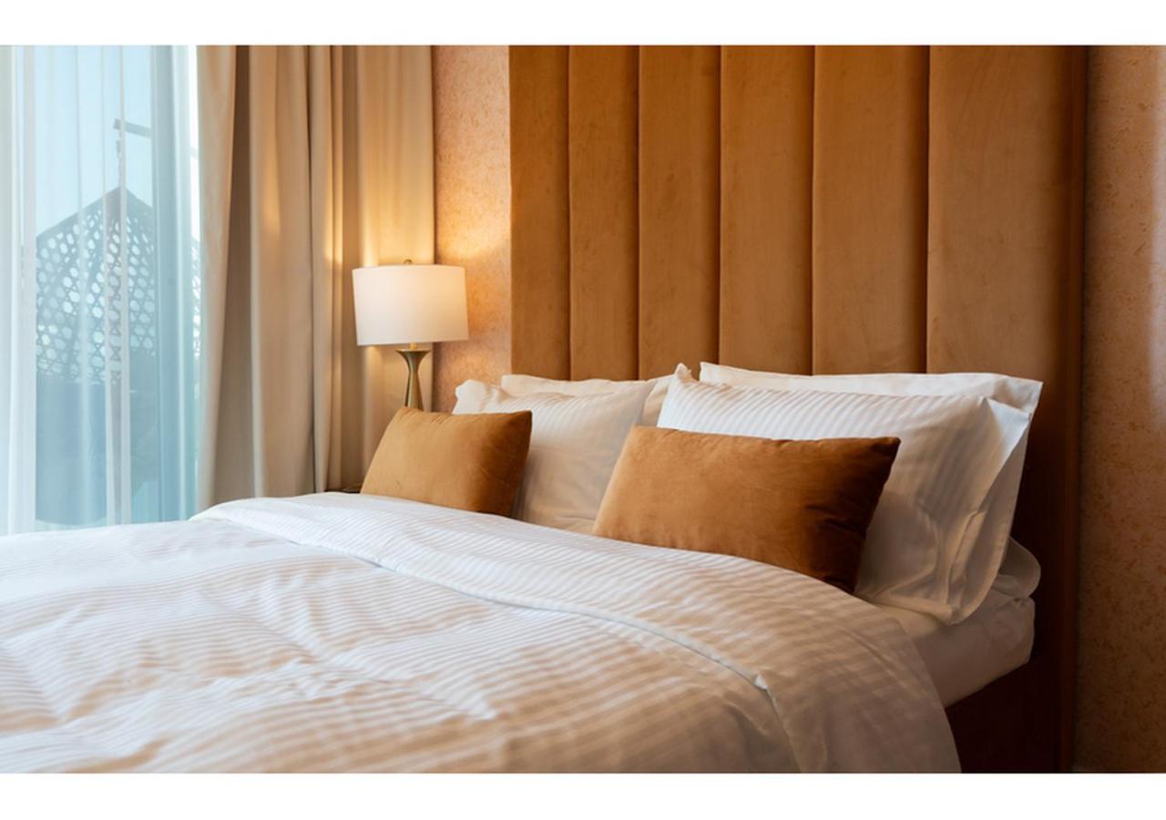 Reva Residence - Luxe 1BR with Burj Khalifa View