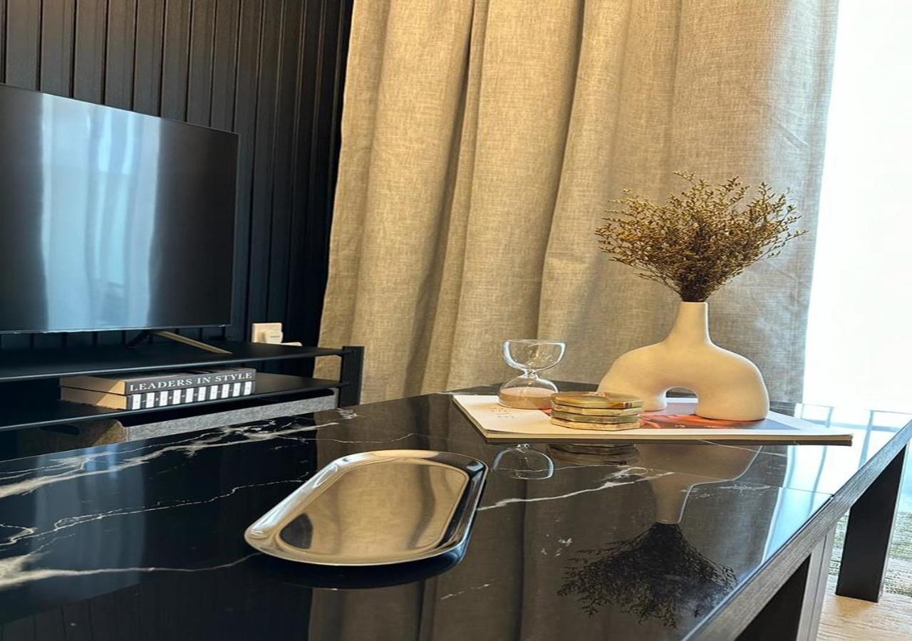 KeyRock Living - Urban Oasis in Zada Tower