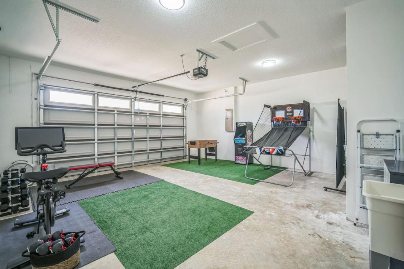 Tampa Getaway with Pickleball Court Pool and Gym