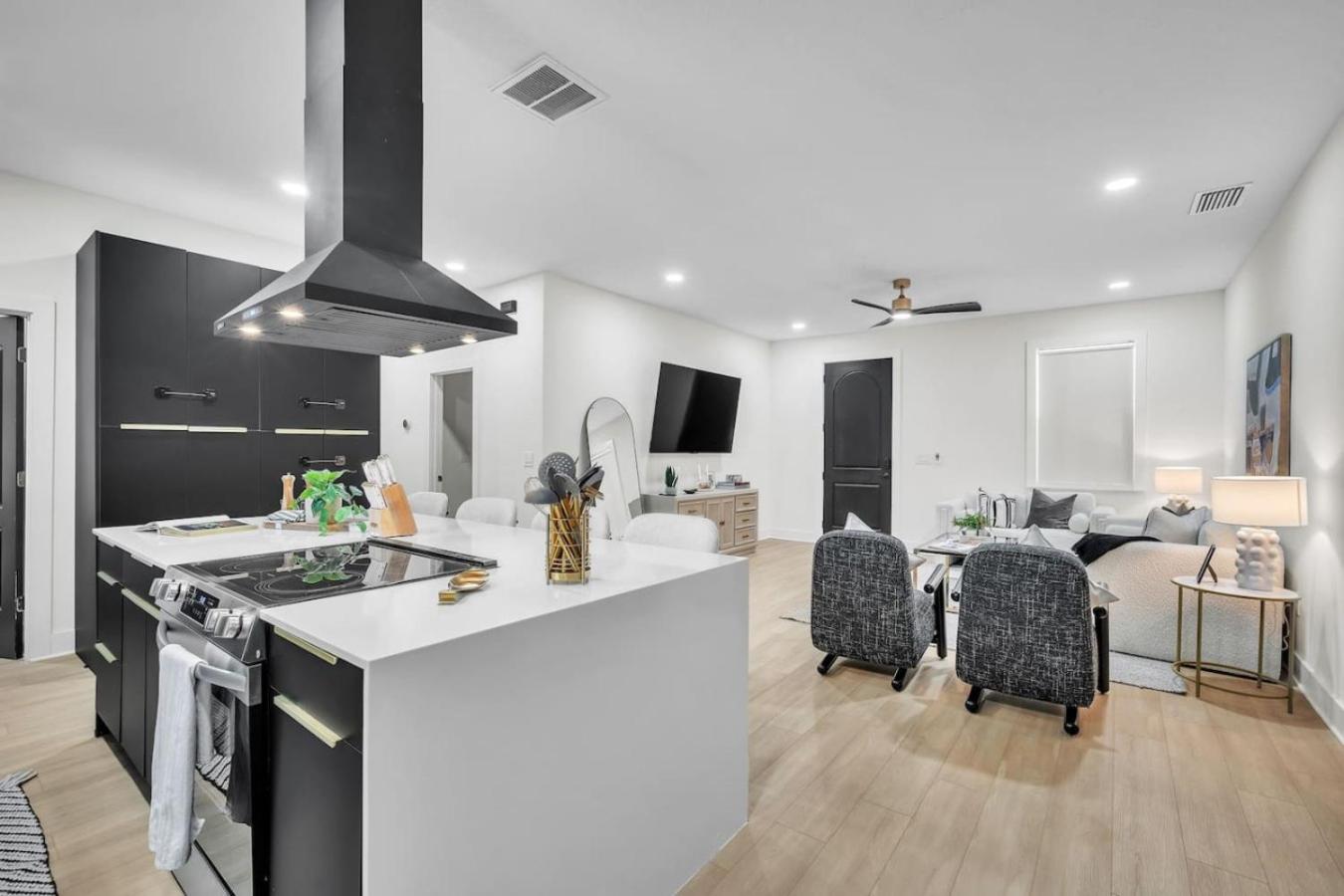 Tampa Getaway with Pickleball Court Pool and Gym