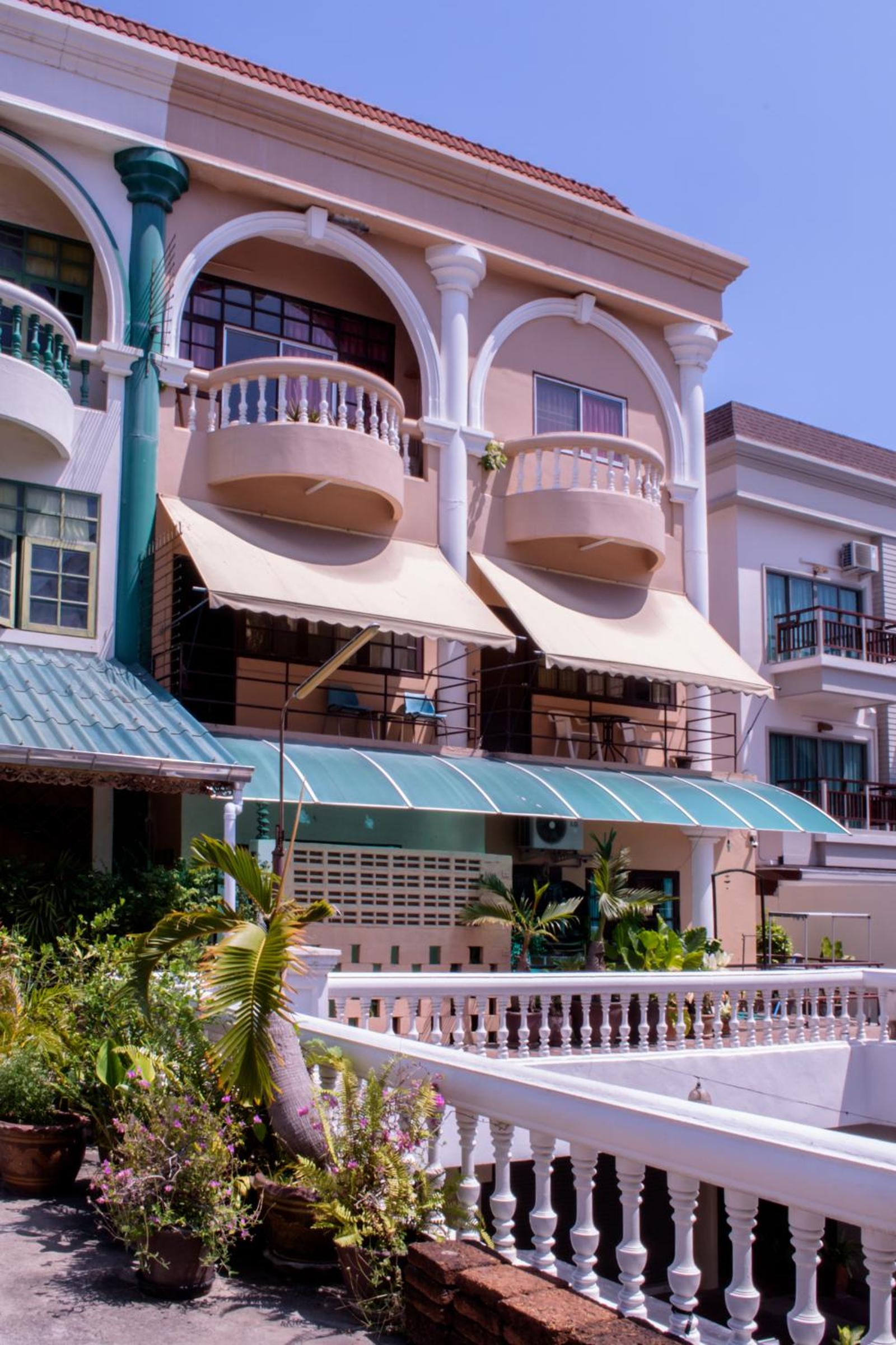 Indogee Apartments view 5