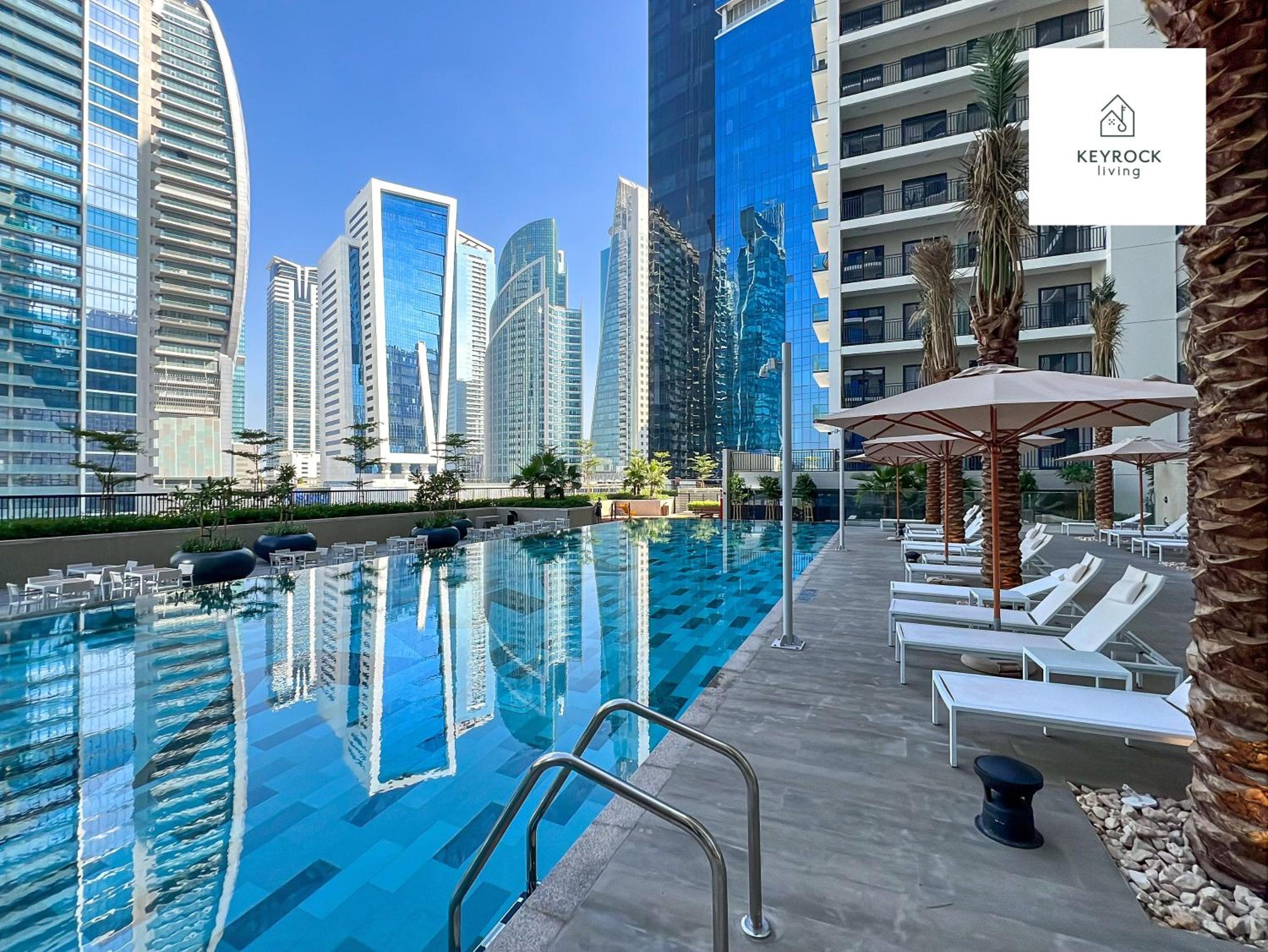 KeyRock Living - Zada 1BR with Pool & Gym Access