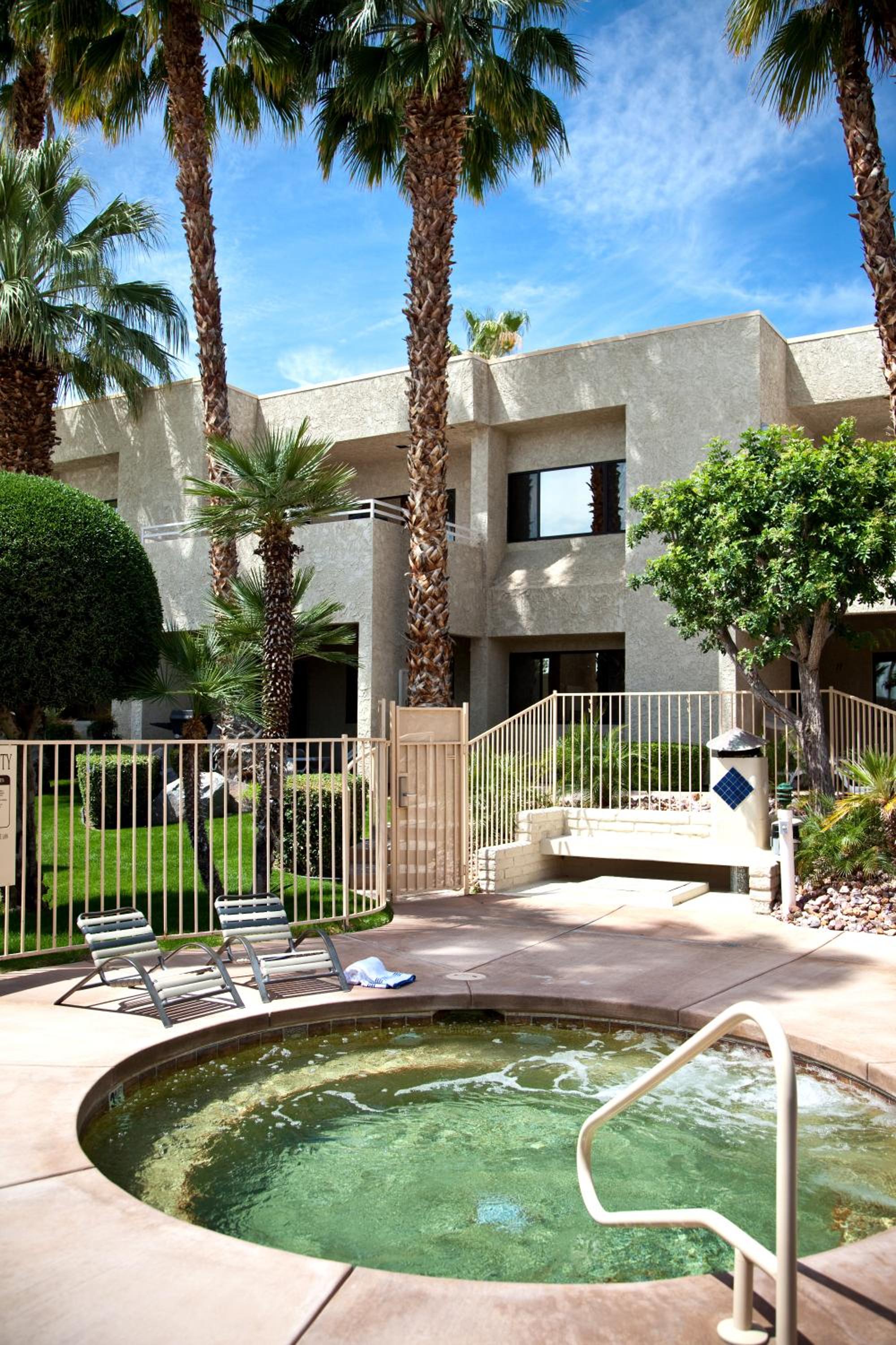 Desert Isle Resort, a VRI resort