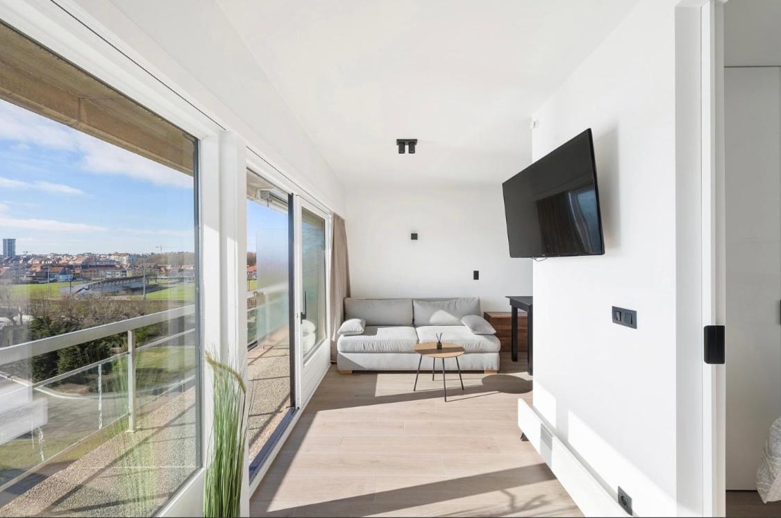 Laguna beach volledig gerenoveerd 1 slpk appartement