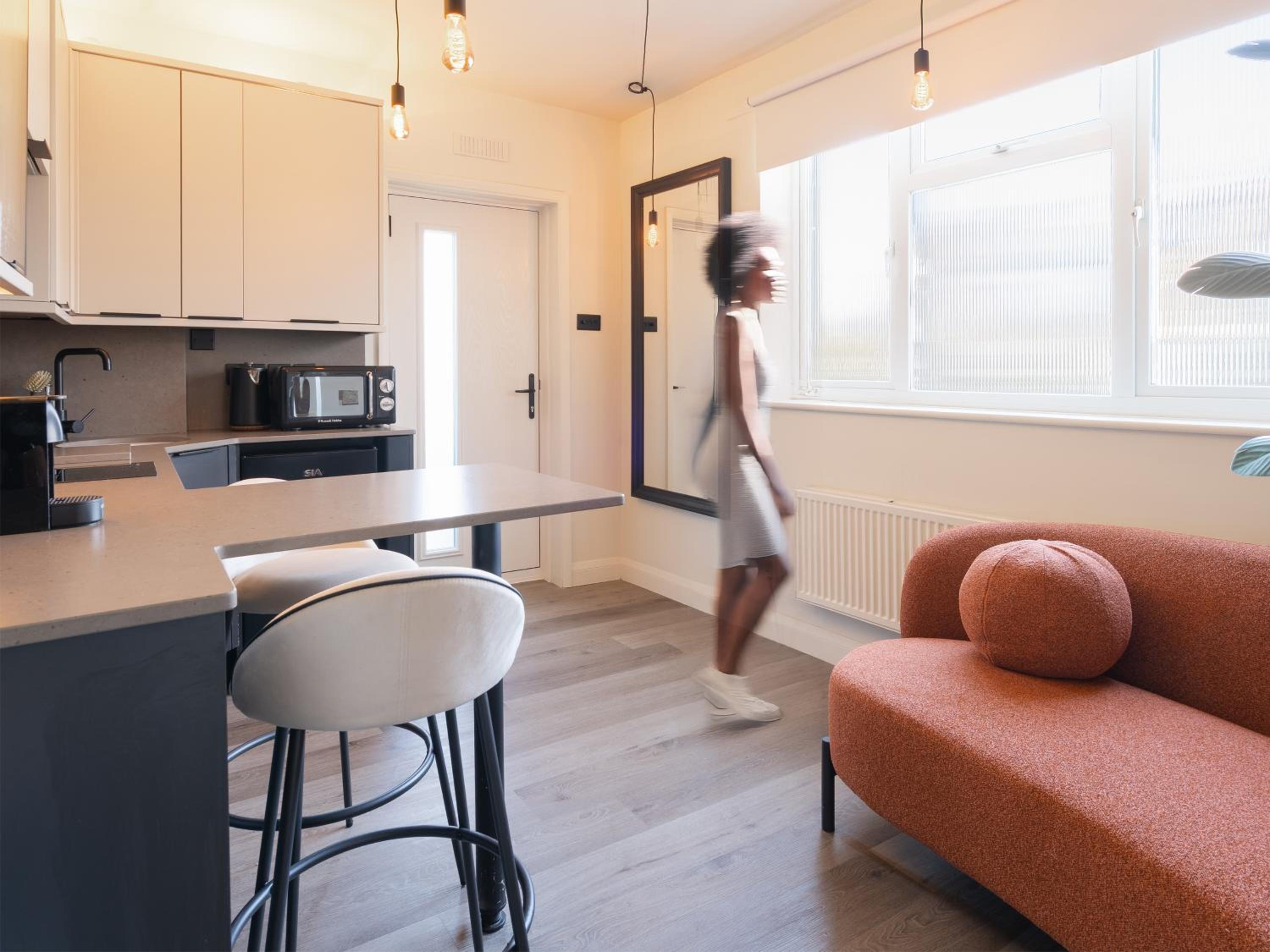 Cosy Chic Apartment, 1 bedroom, parking, newly refurbed, near M25, Heathrow, Rickmansworth