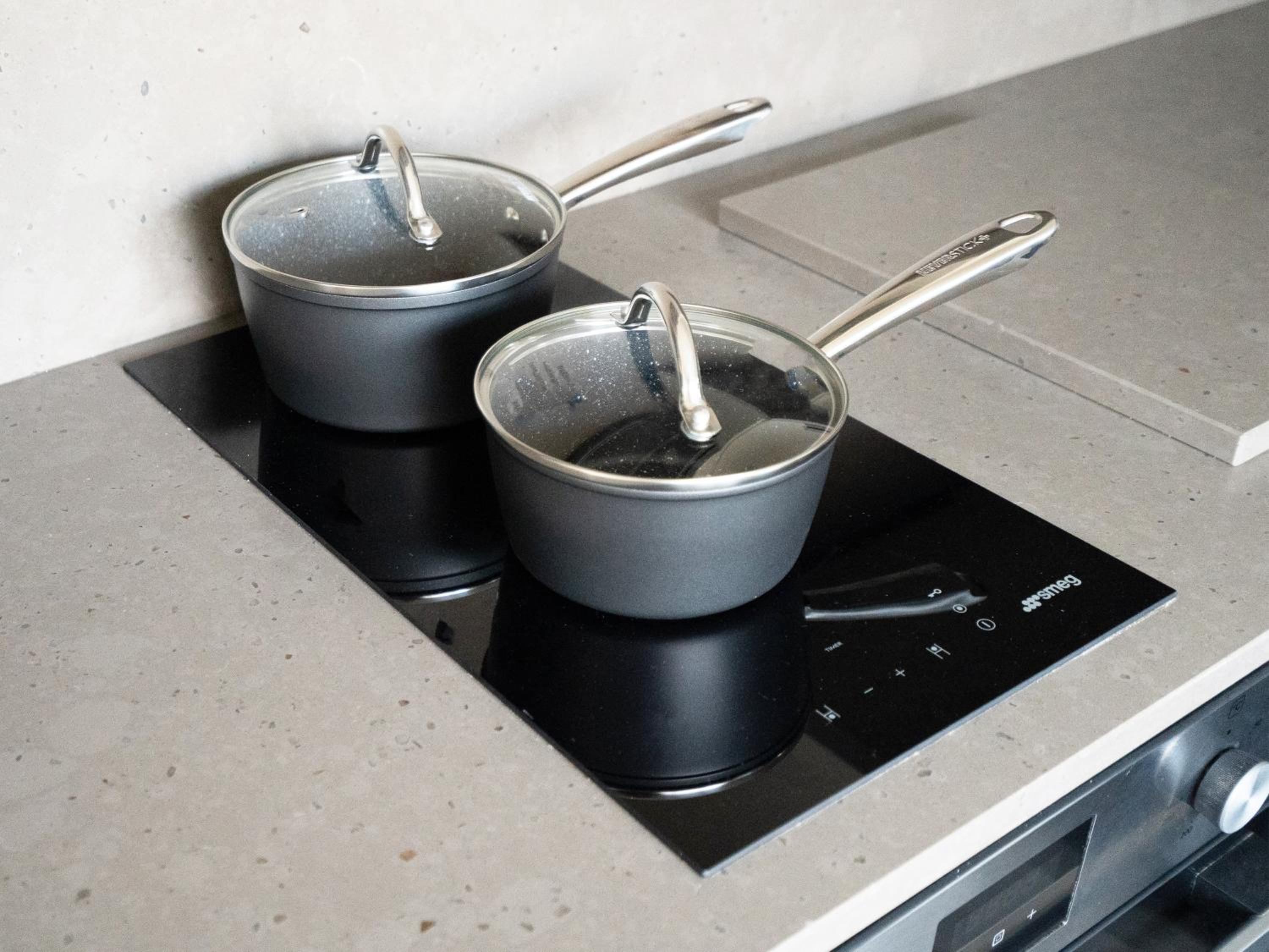 Cosy Chic Apartment, 1 bedroom, parking, newly refurbed, near M25, Heathrow, Rickmansworth