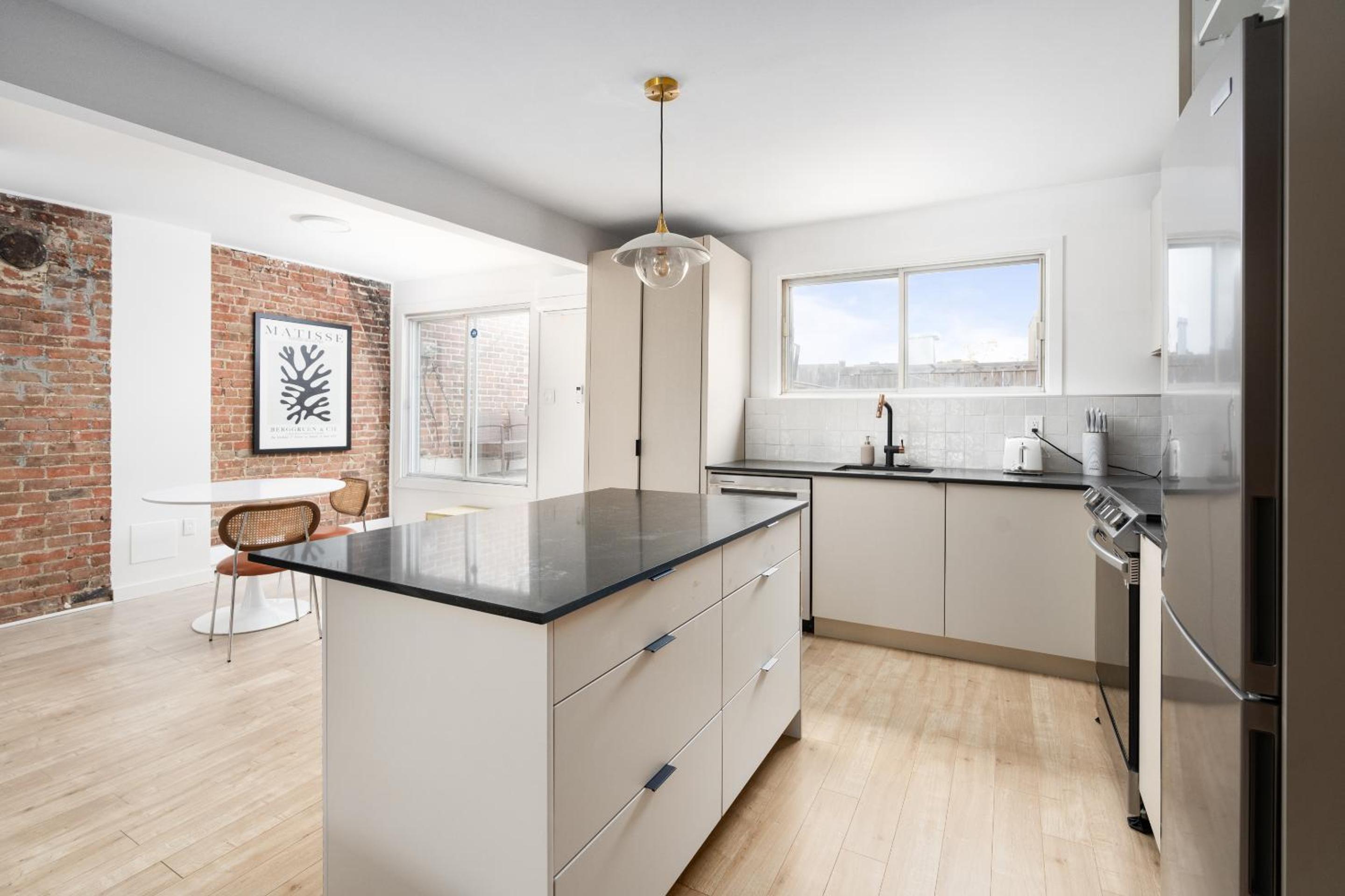 MTL Central Stay Apartments