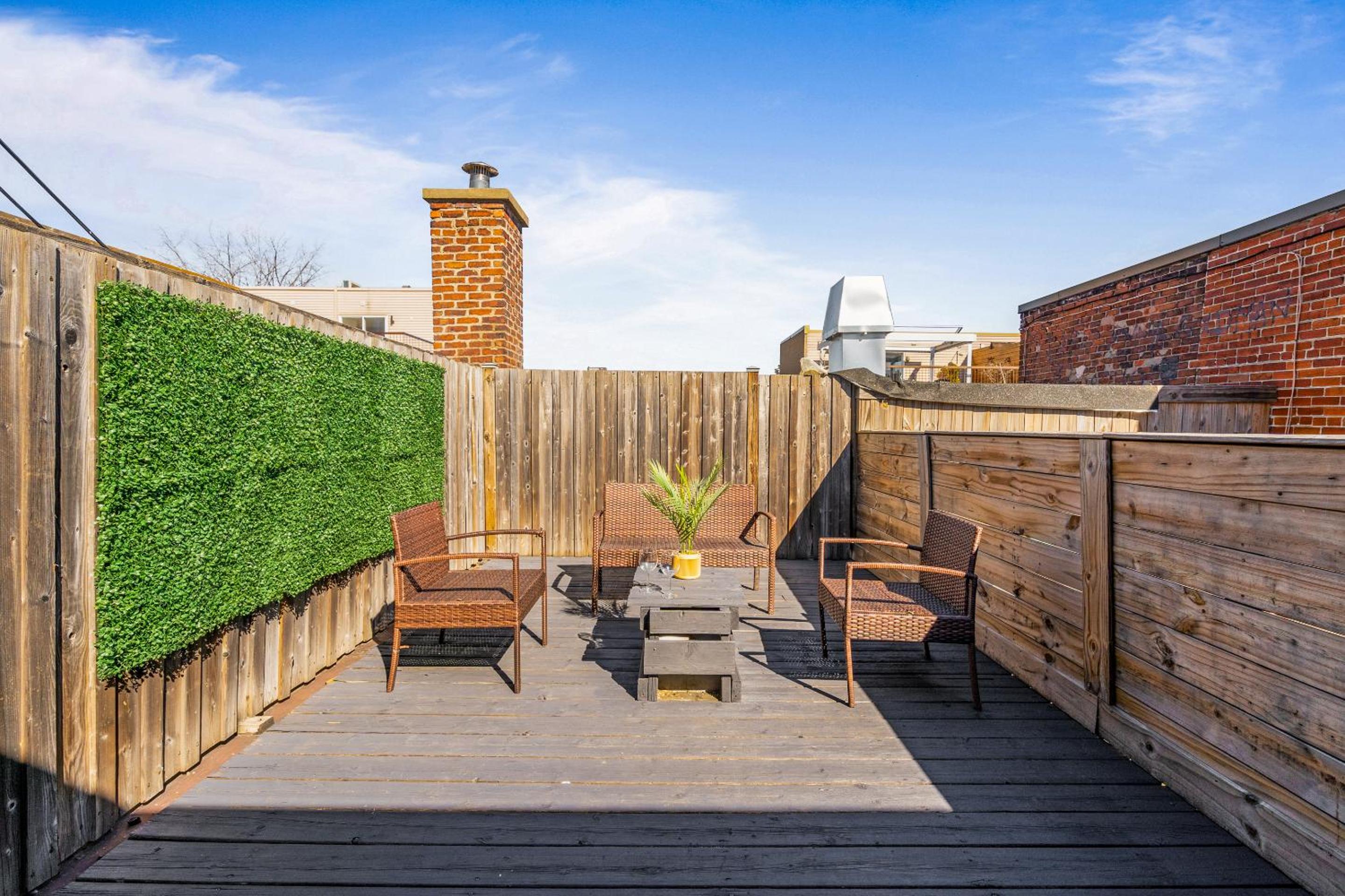 MTL Central Stay Apartments
