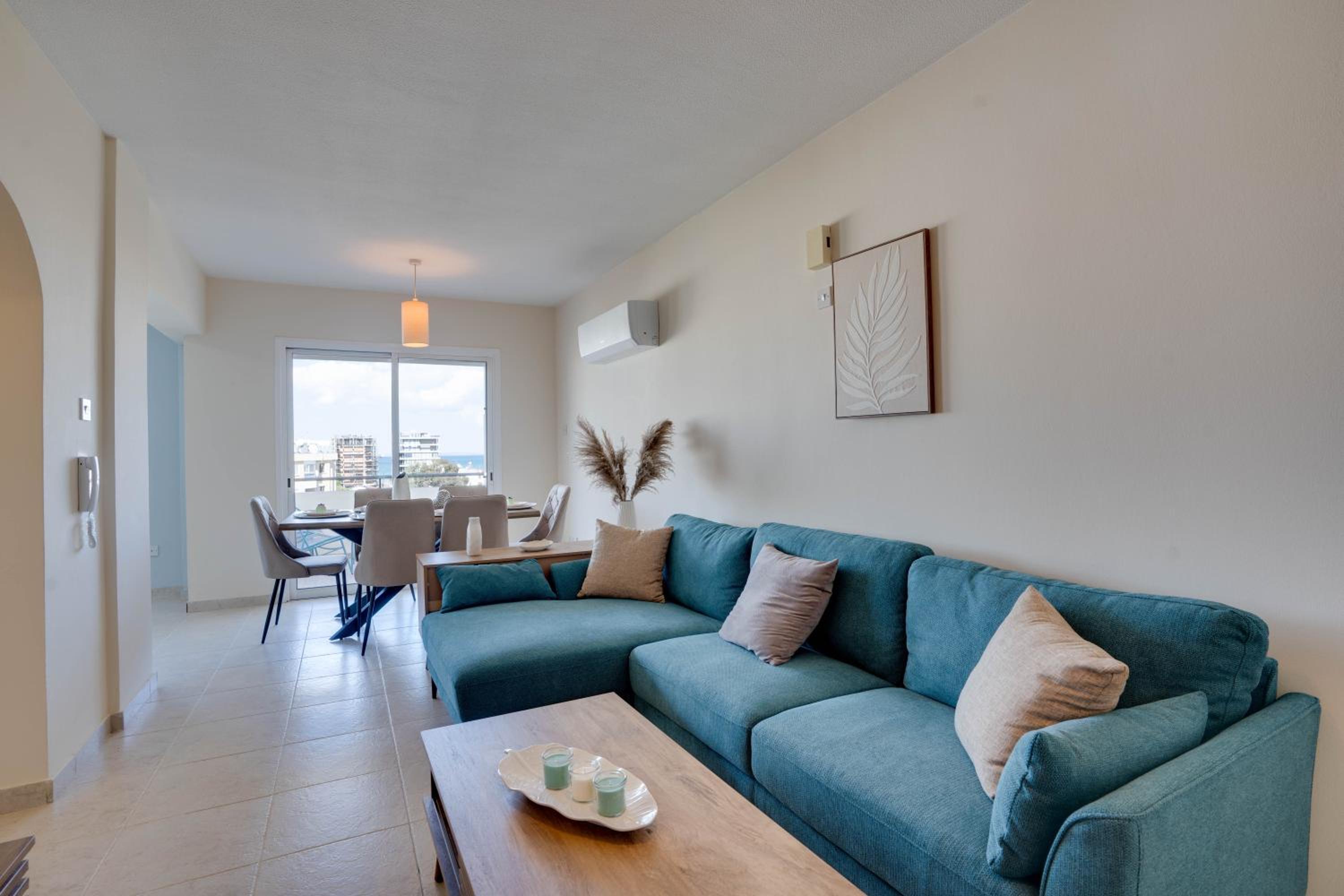 Charming 3-Bed Duplex with Stunning Sea View