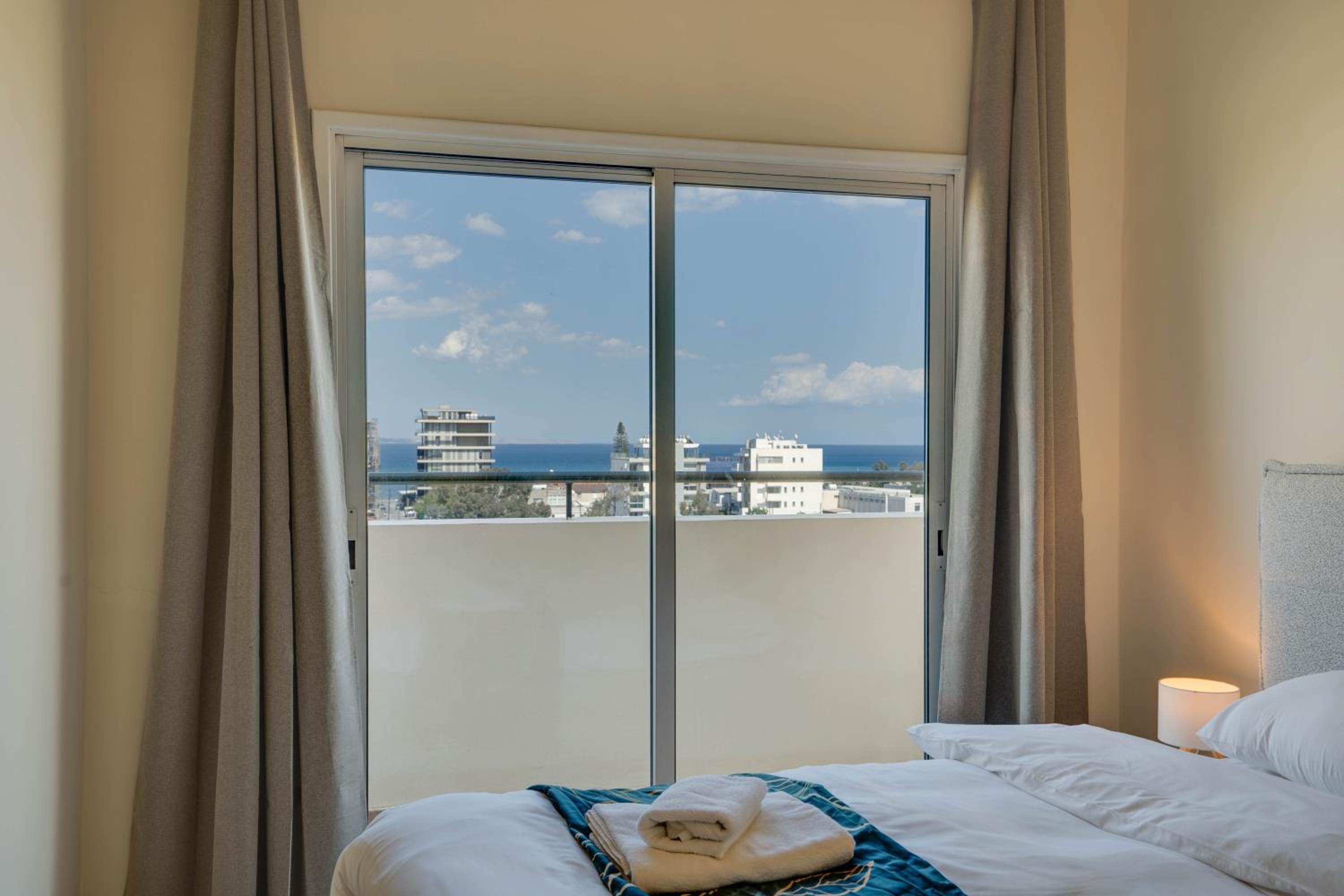 Charming 3-Bed Duplex with Stunning Sea View
