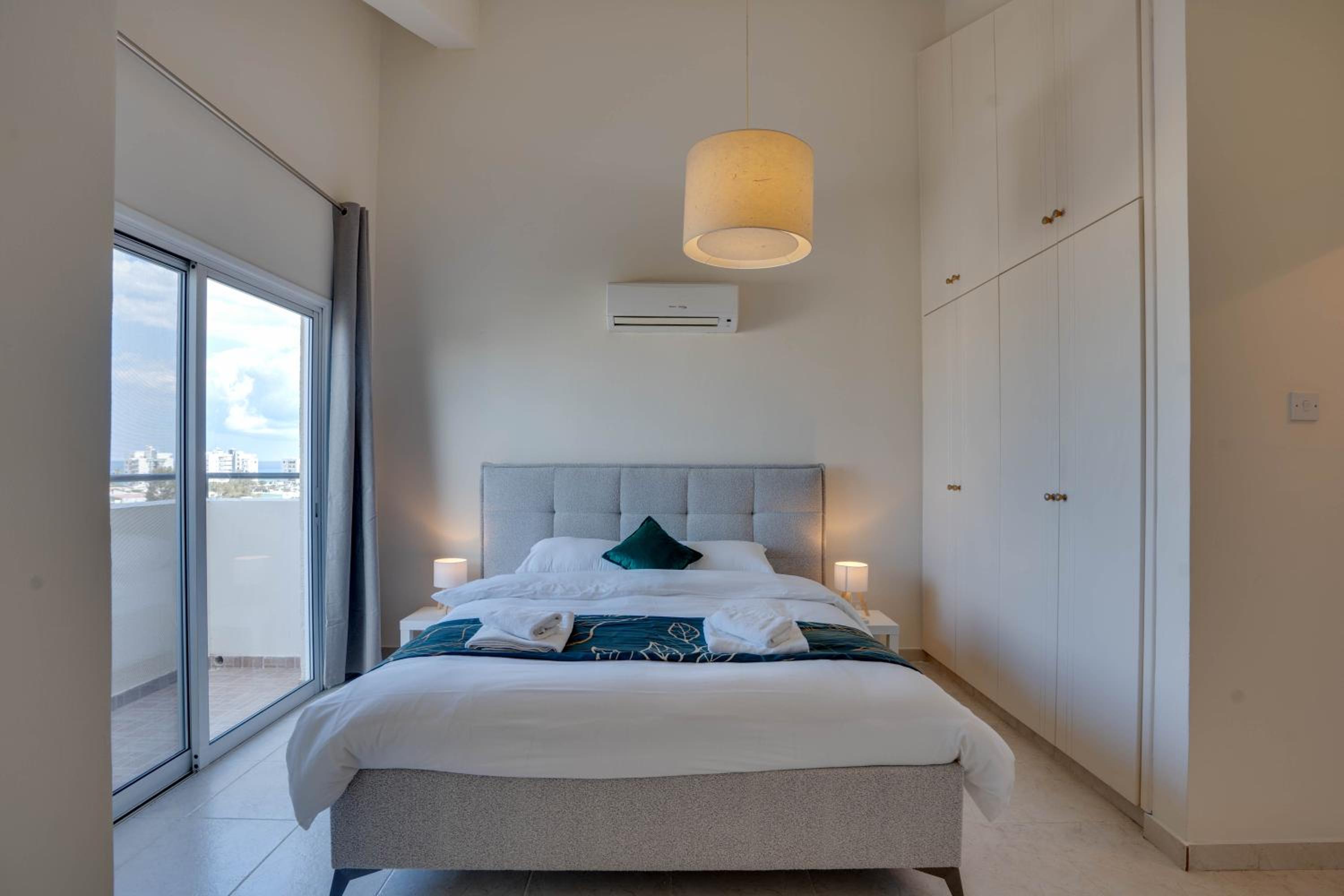 Charming 3-Bed Duplex with Stunning Sea View