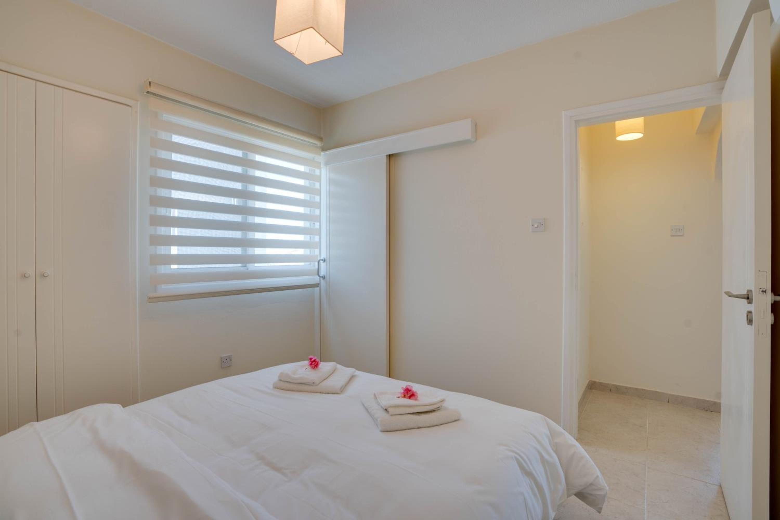 Charming 3-Bed Duplex with Stunning Sea View