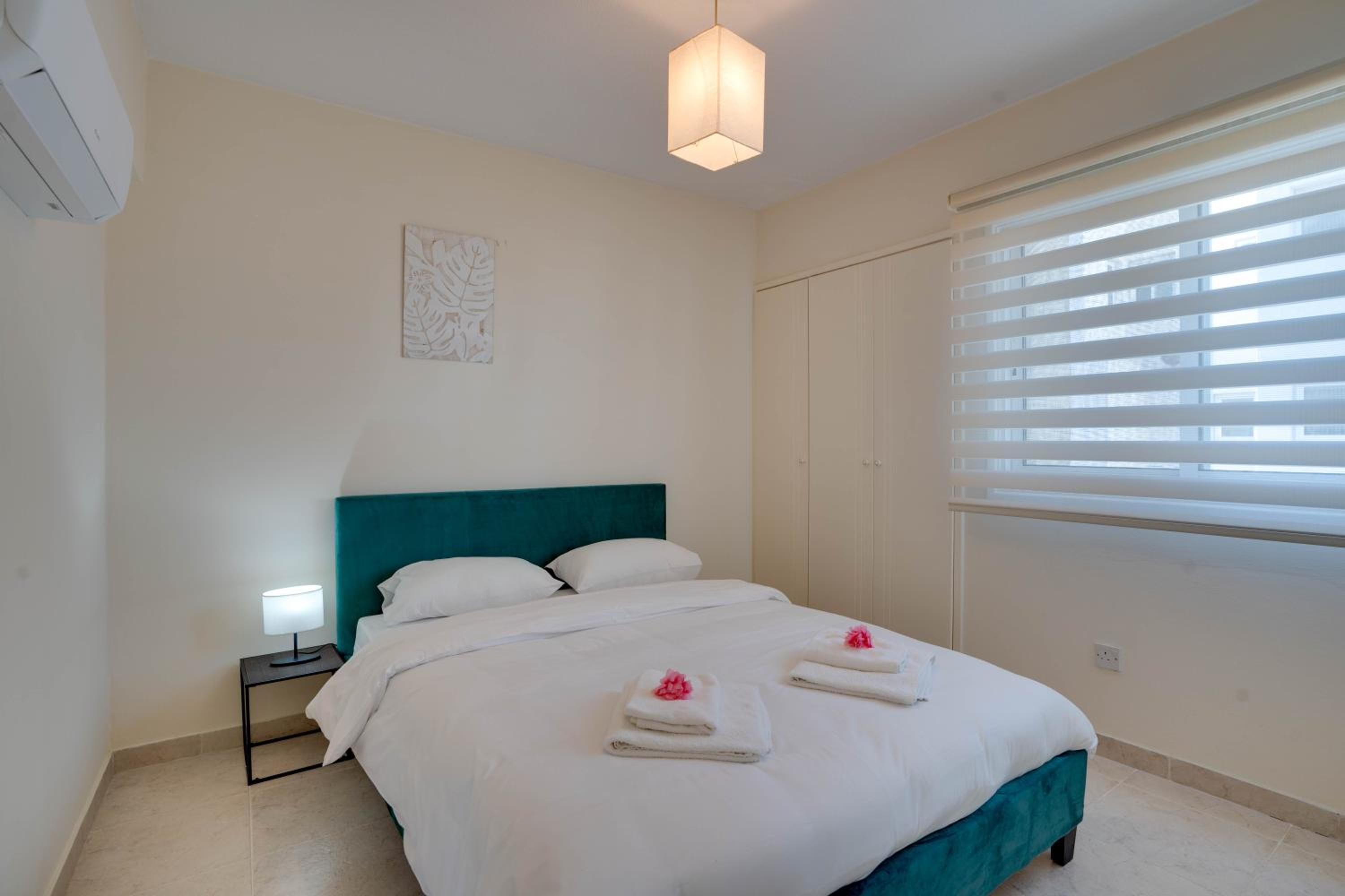 Charming 3-Bed Duplex with Stunning Sea View