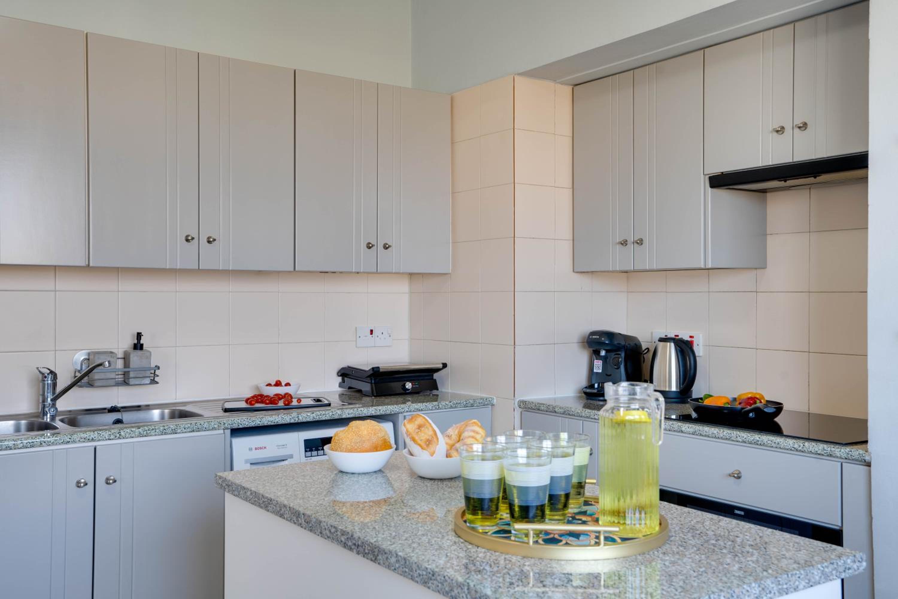 Charming 3-Bed Duplex with Stunning Sea View