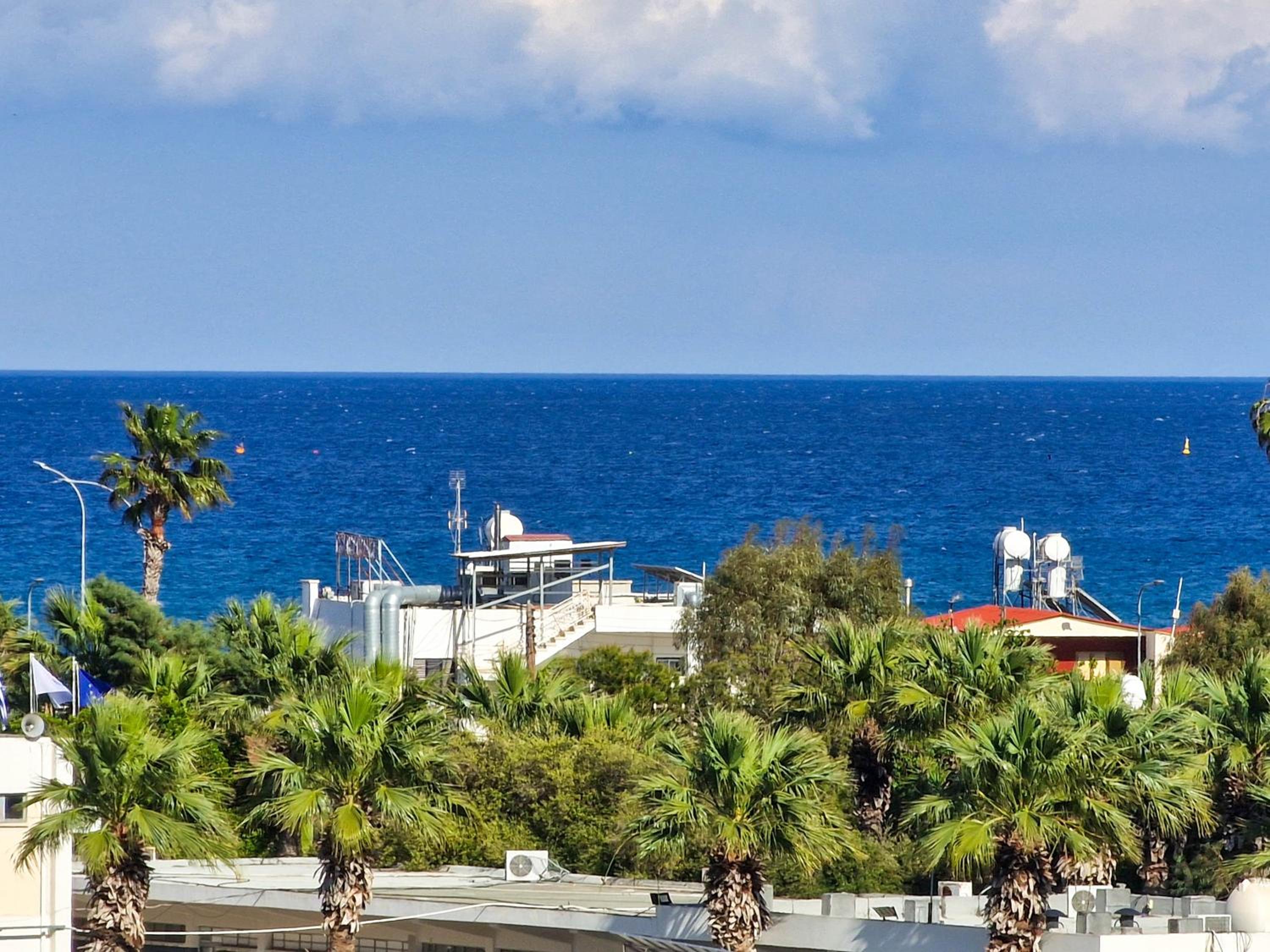 Charming 3-Bed Duplex with Stunning Sea View