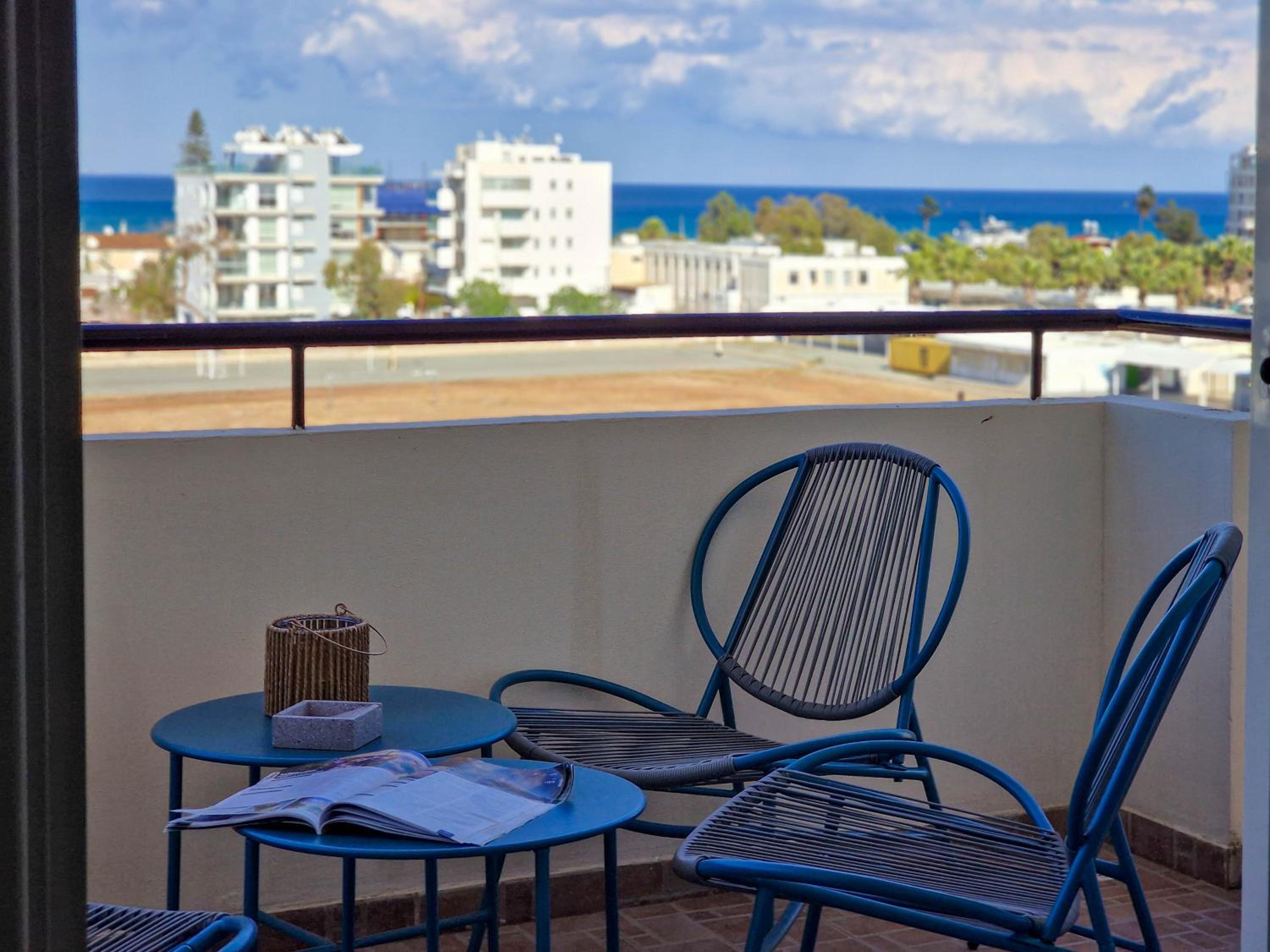 Charming 3-Bed Duplex with Stunning Sea View