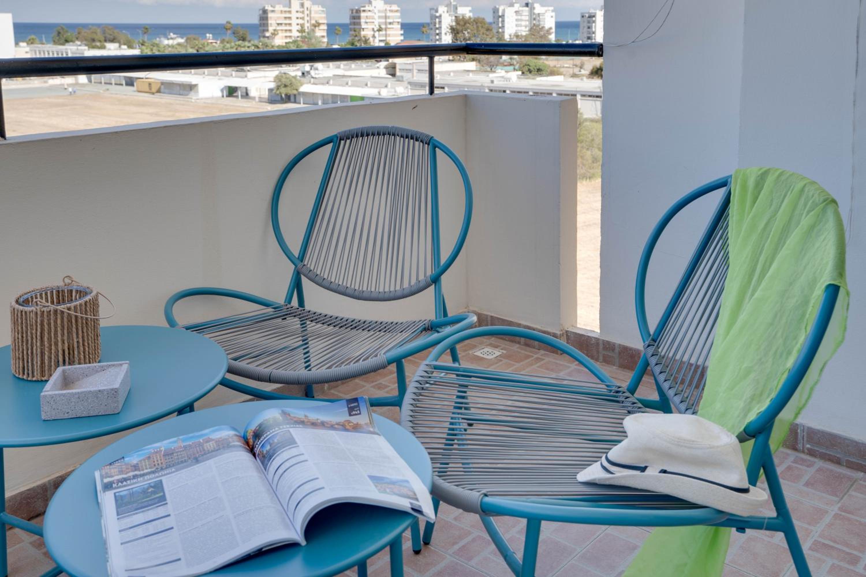 Charming 3-Bed Duplex with Stunning Sea View