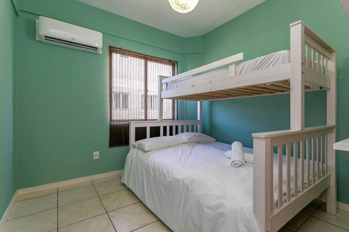 Apartment 110m from Ingleses Beach | EVE0104