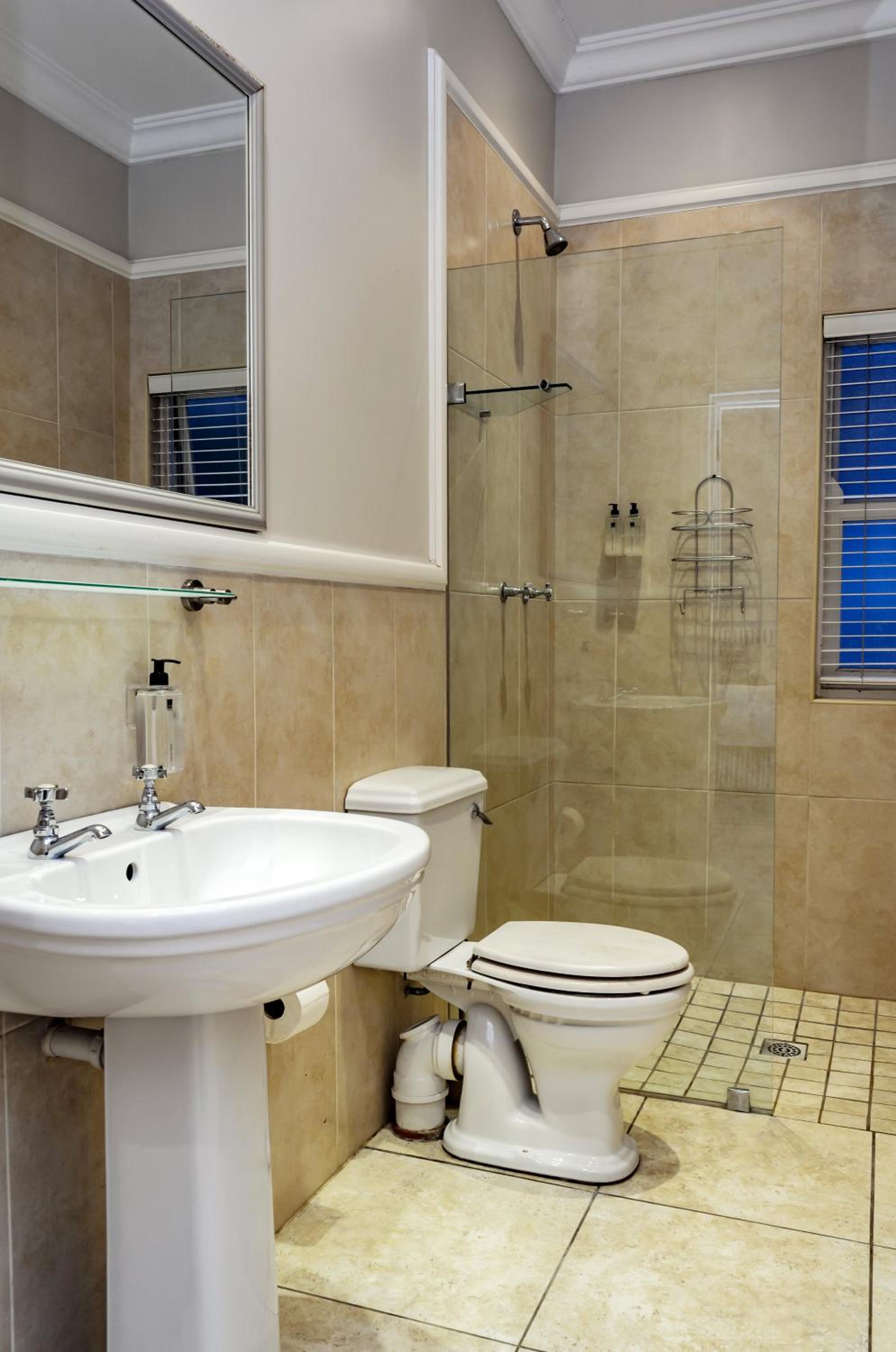 First Avenue Guesthouse