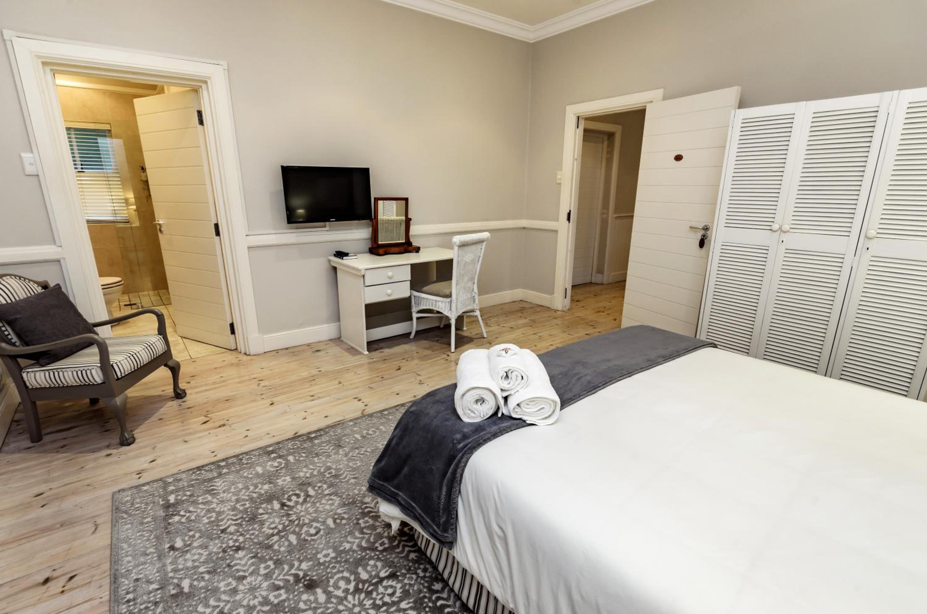 First Avenue Guesthouse
