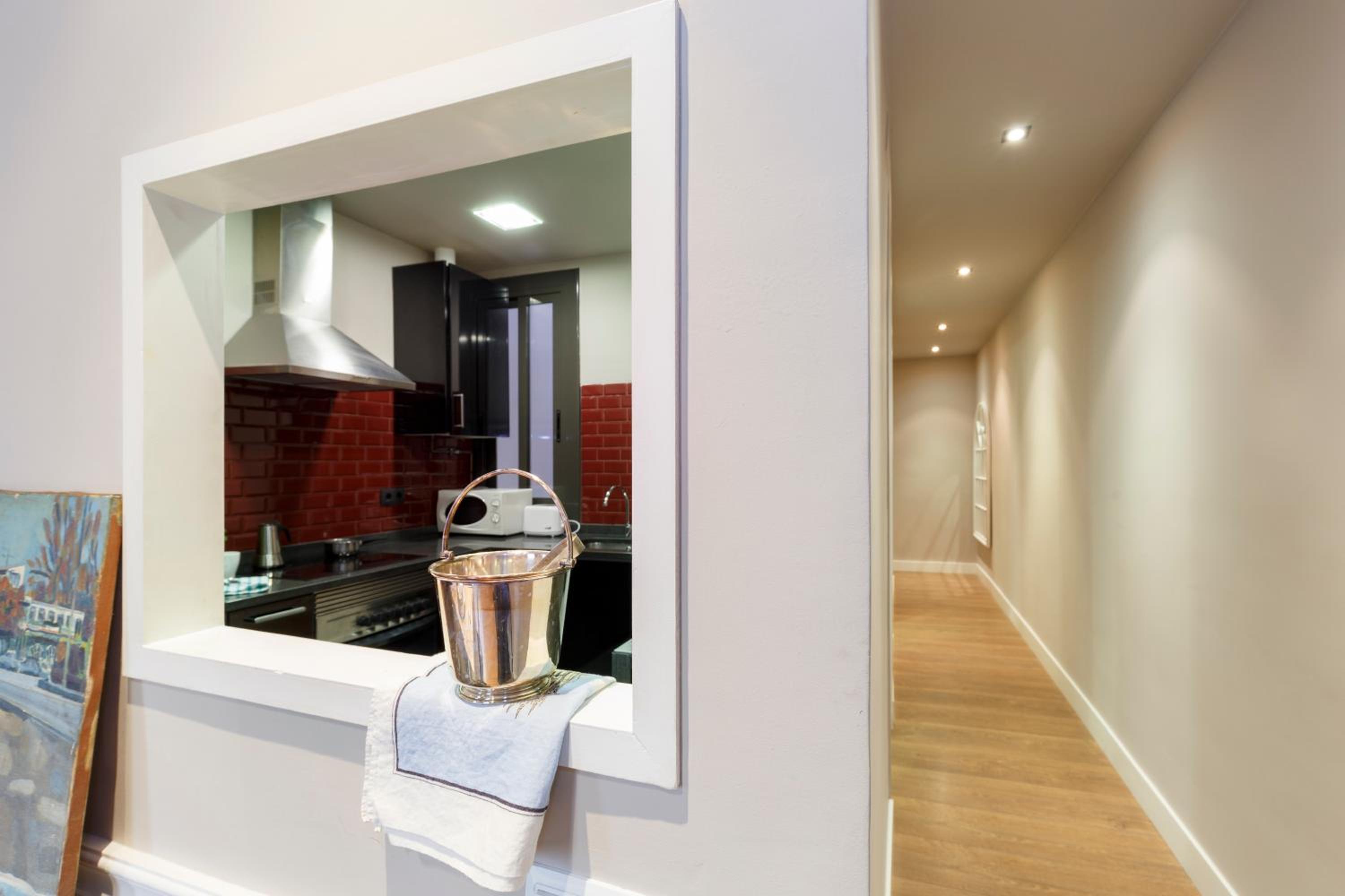 AinB Eixample-Miro Apartments