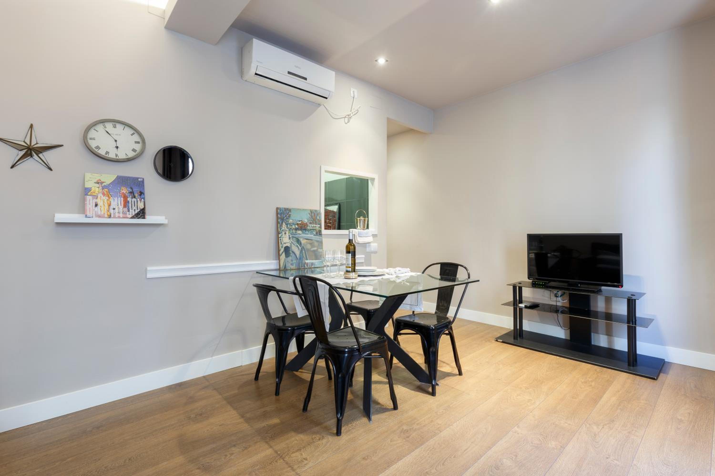 AinB Eixample-Miro Apartments