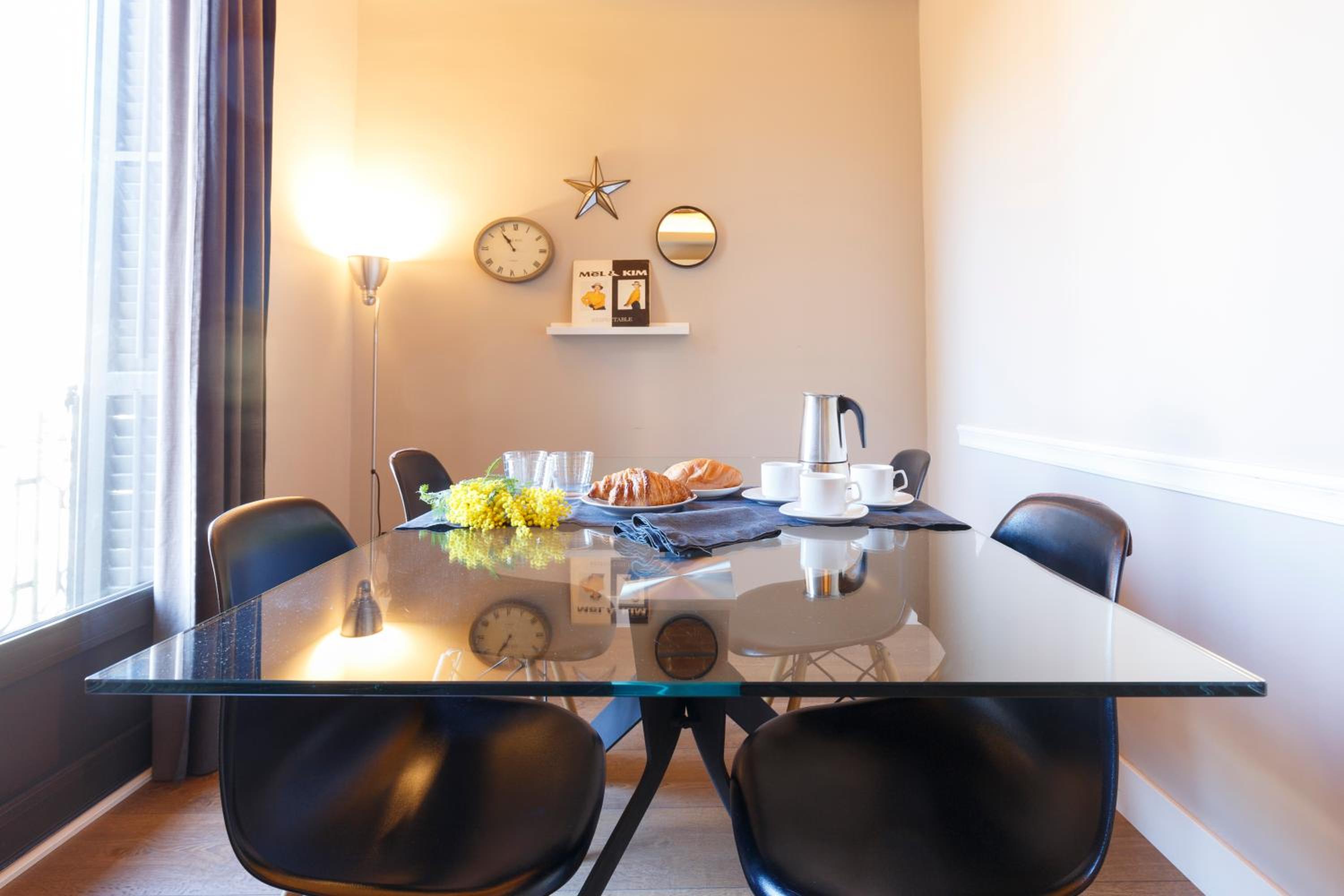 AinB Eixample-Miro Apartments