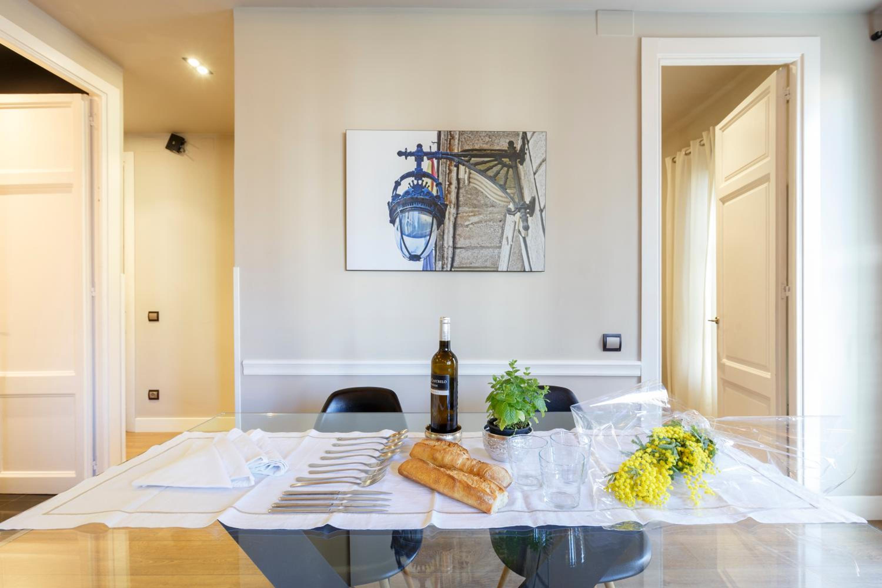 AinB Eixample-Miro Apartments