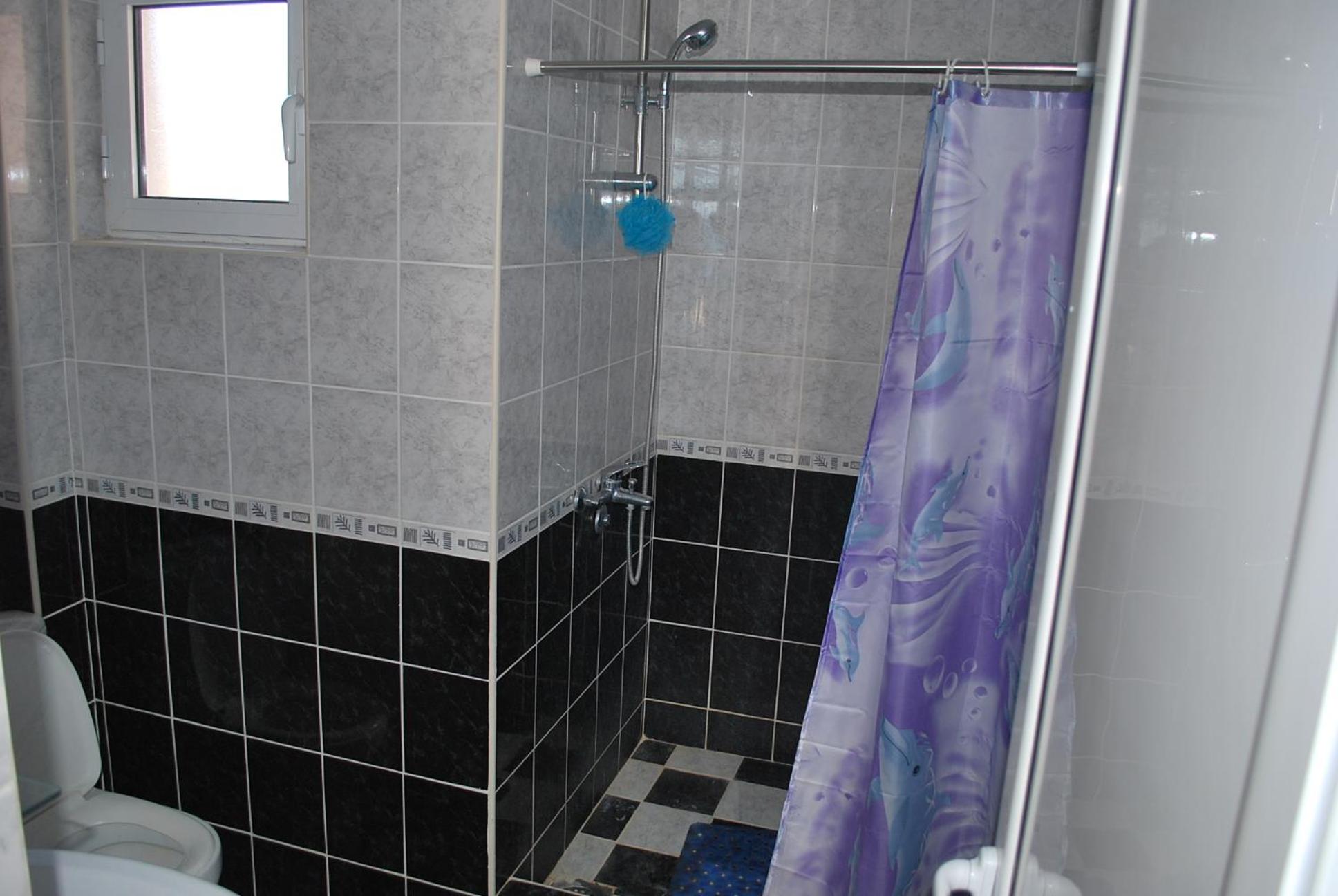 Photo 33