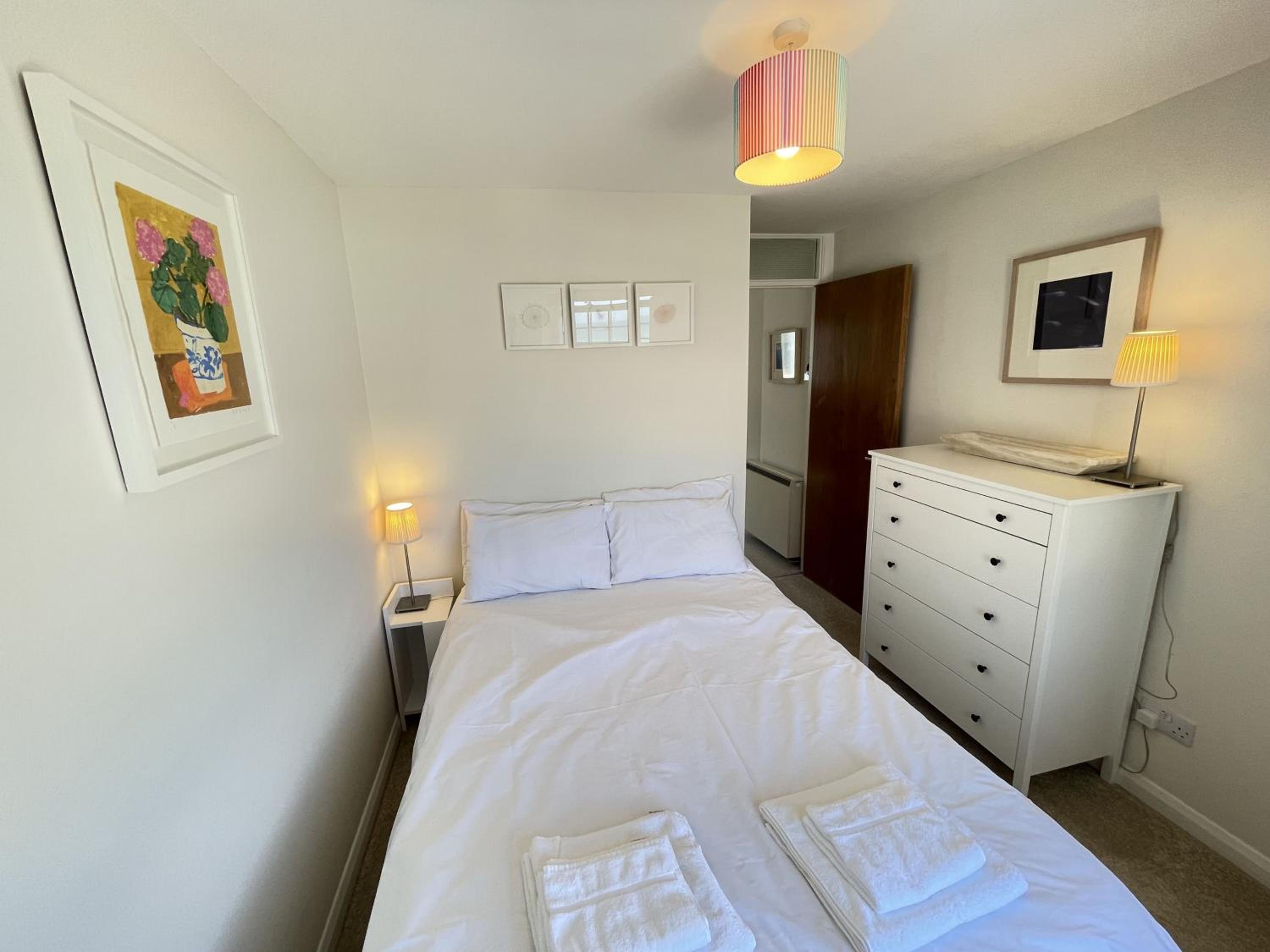 4 Crusoes - beachside apartment