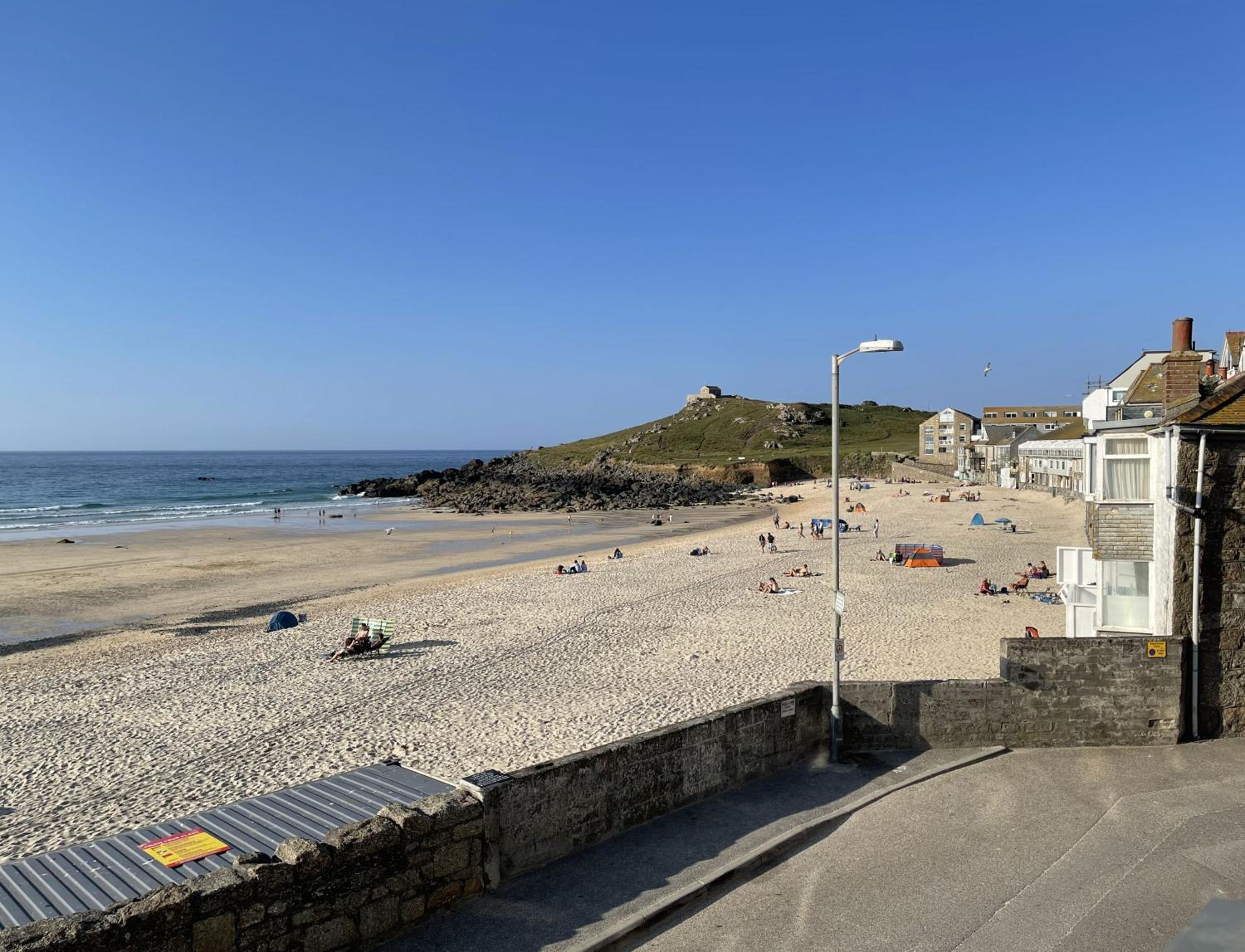 4 Crusoes - beachside apartment