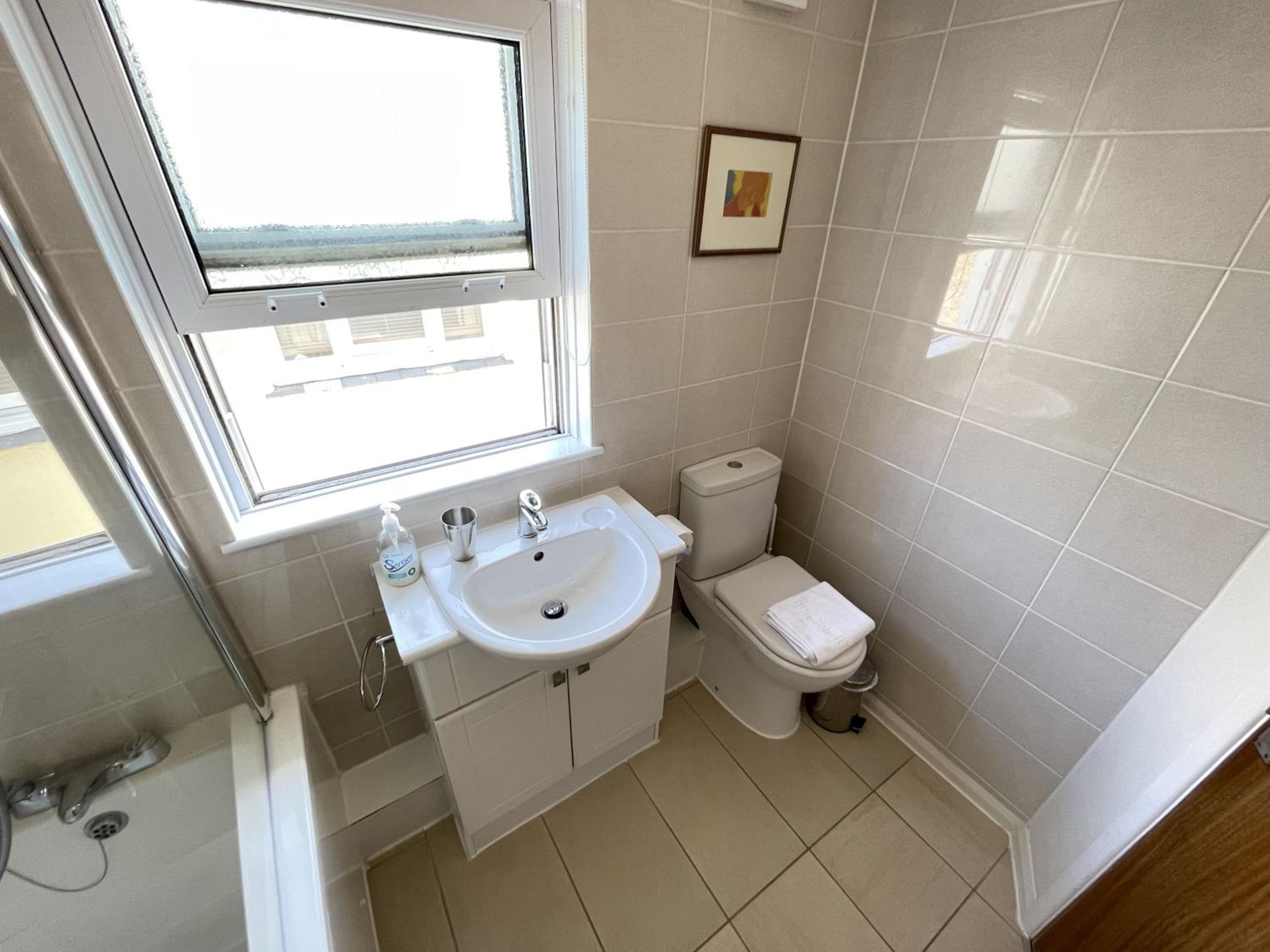 4 Crusoes - beachside apartment