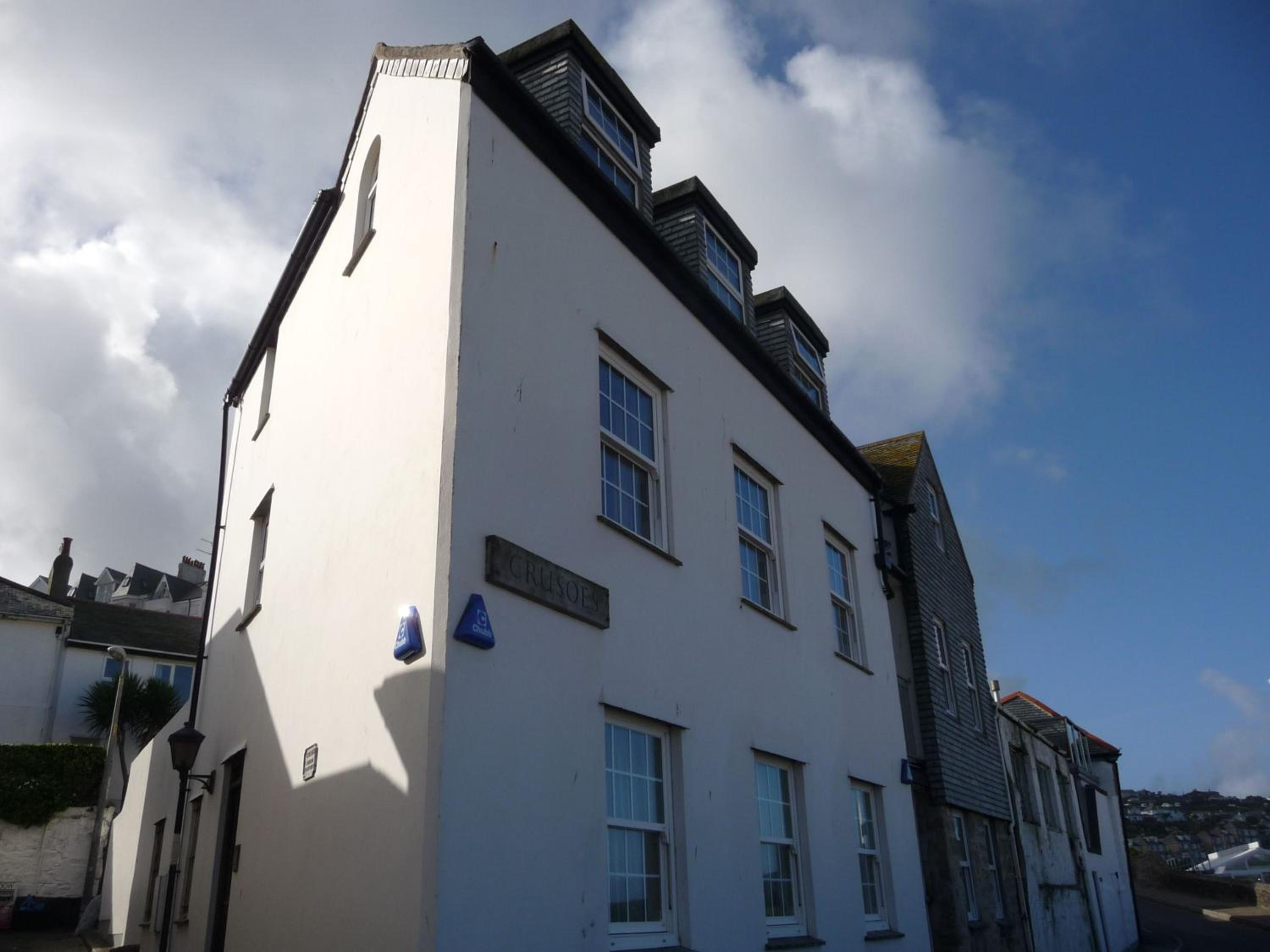 4 Crusoes - beachside apartment