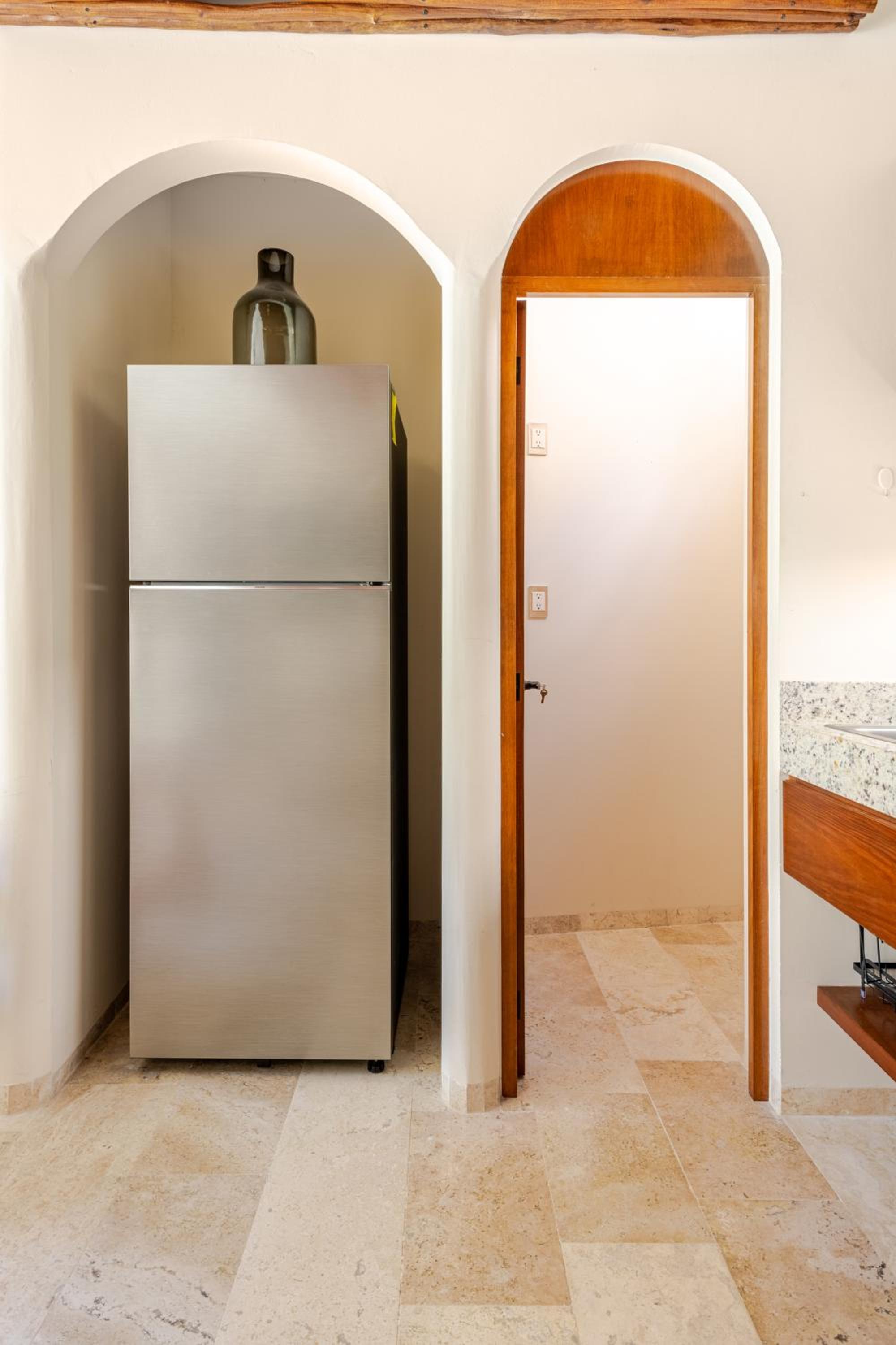Ocean Breeze Villa - A few steps from the beach!