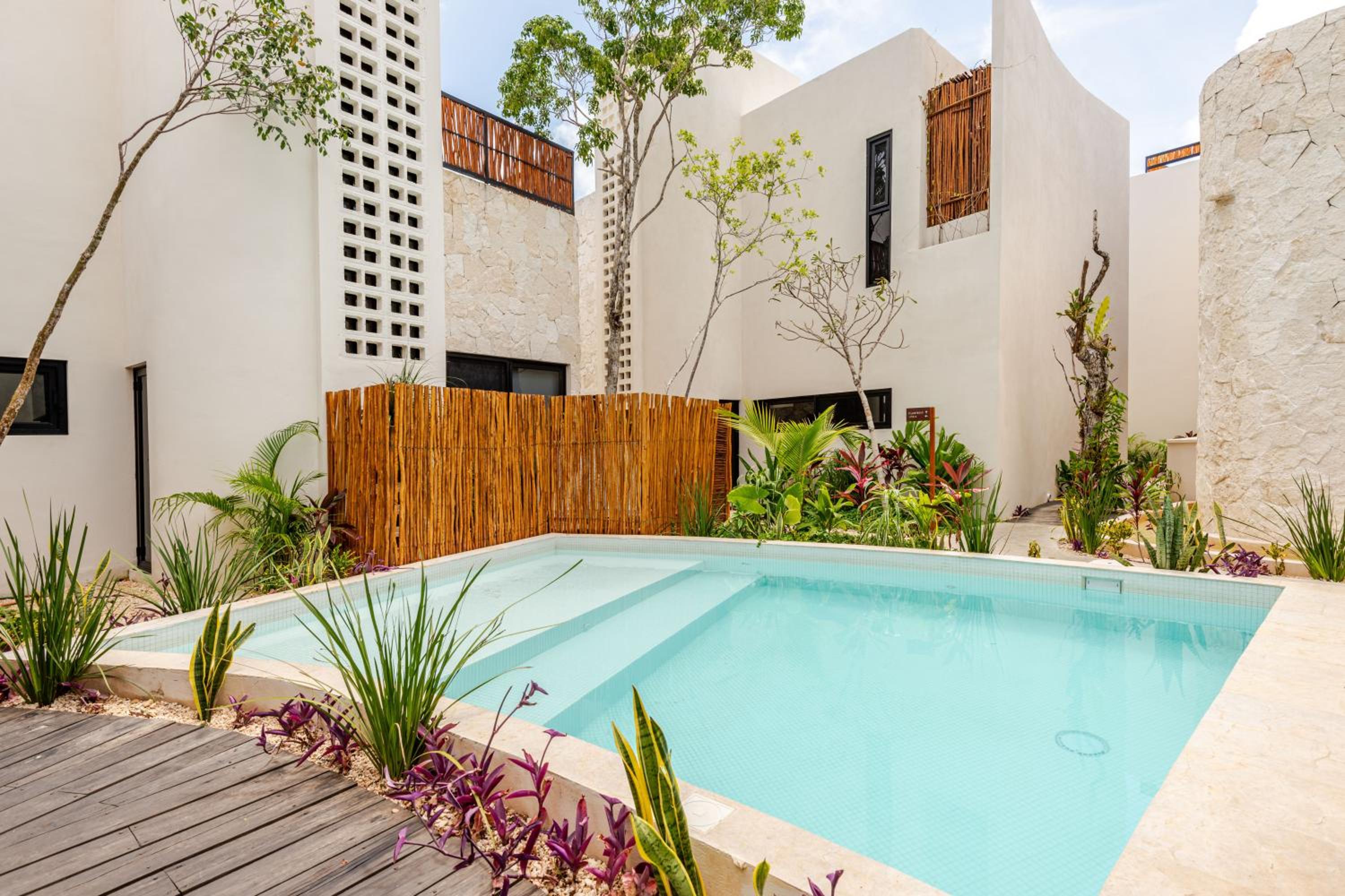 Ocean Breeze Villa - A few steps from the beach!