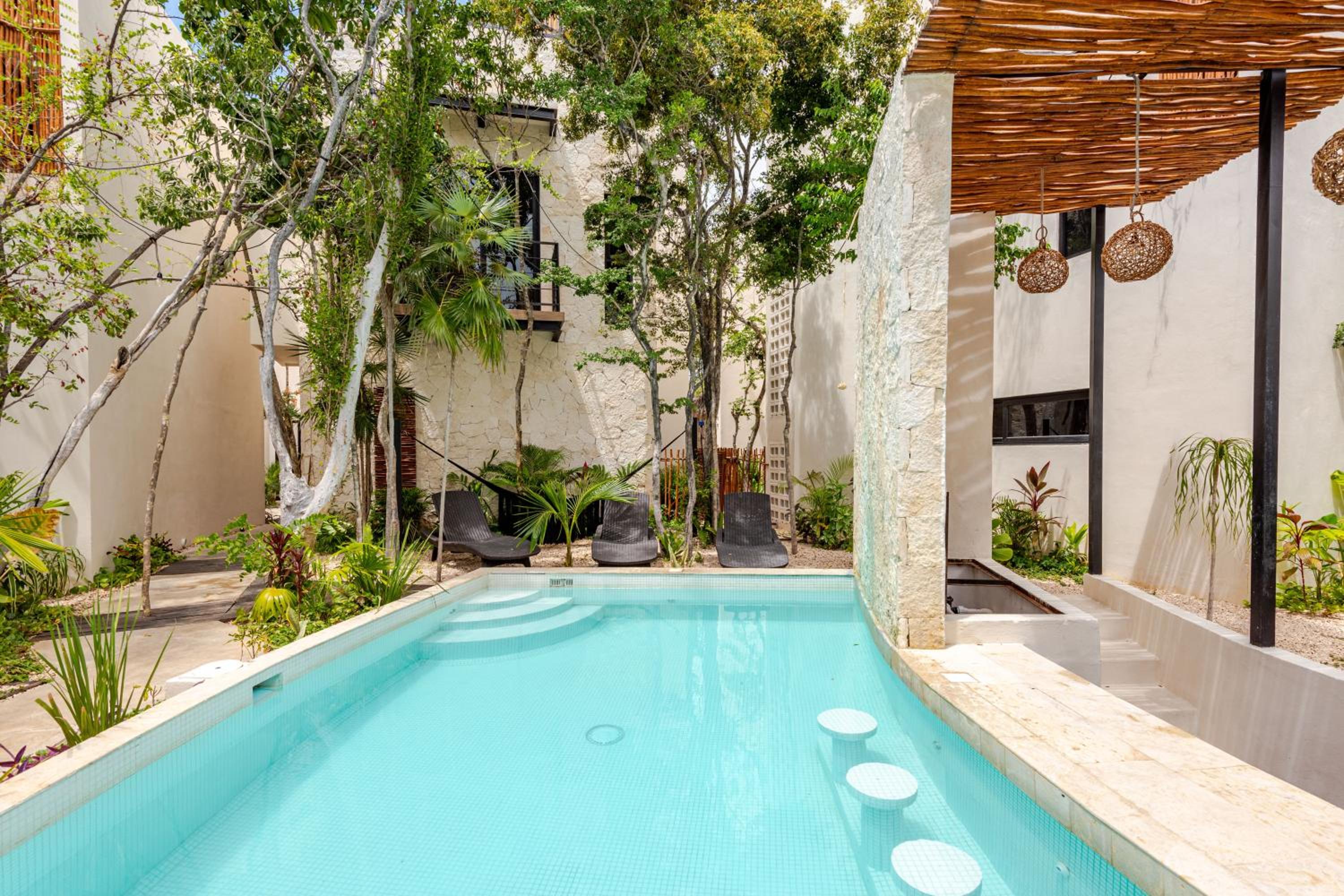 Ocean Breeze Villa - A few steps from the beach!