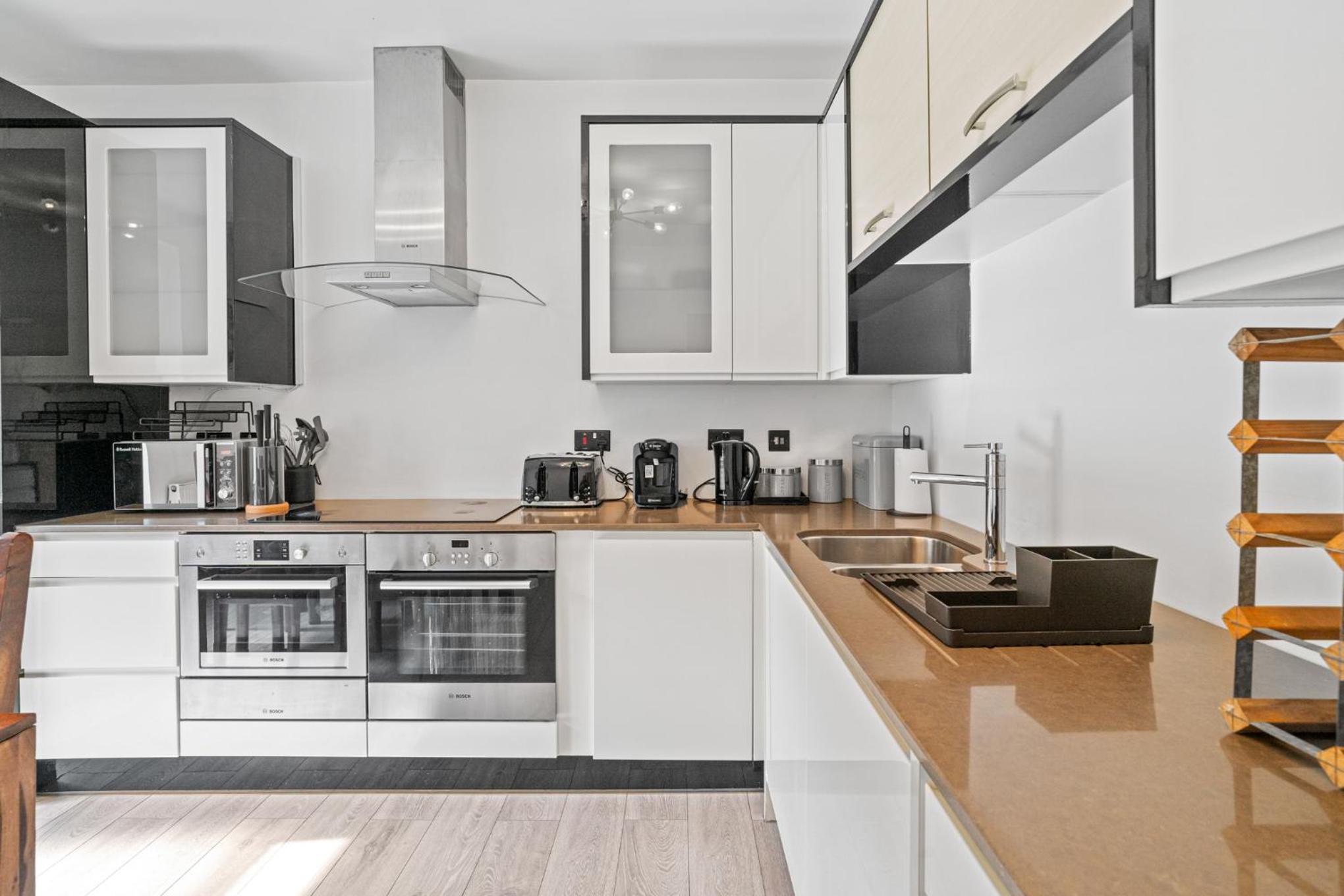 Charming 3BR by Redcliffe Gdns