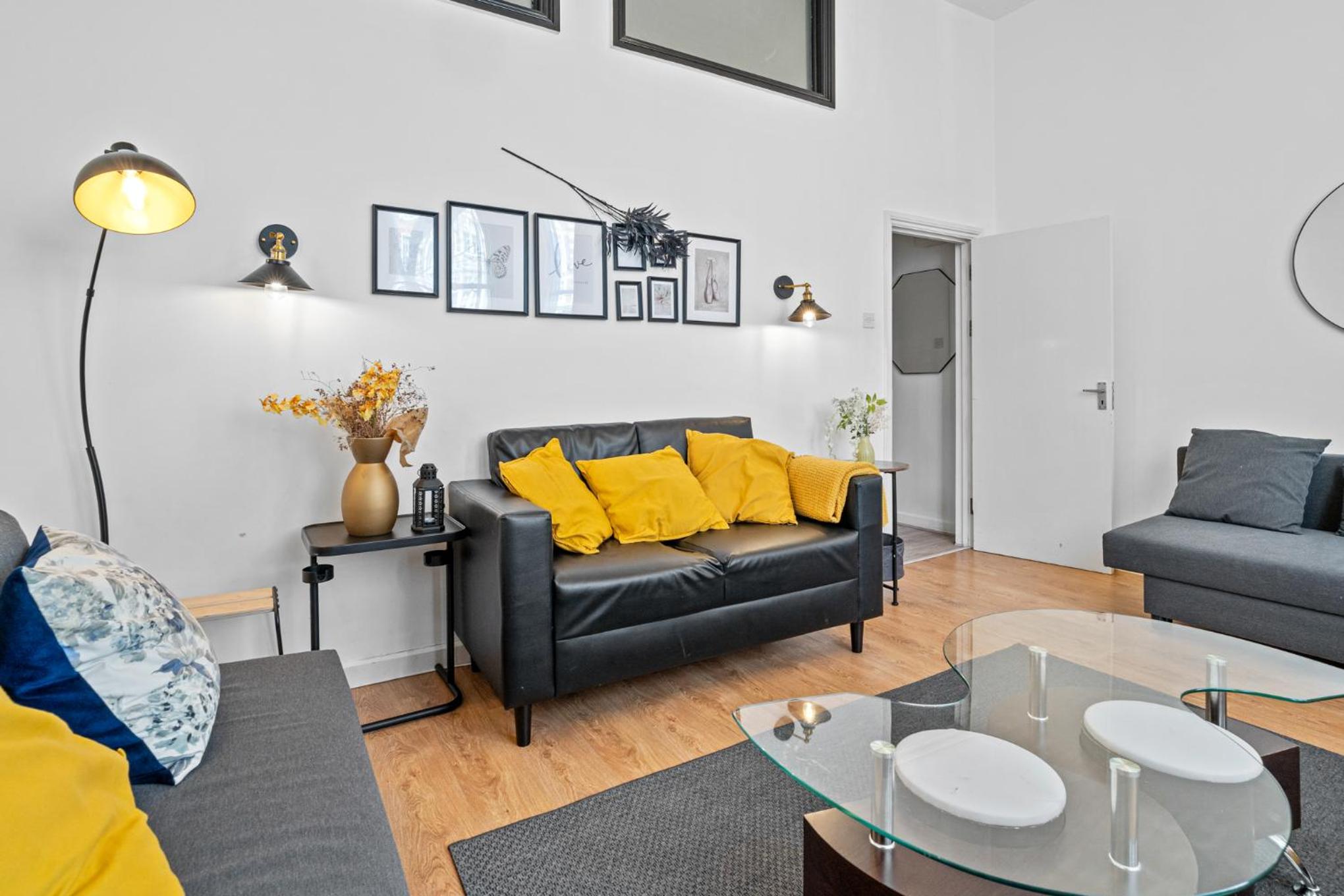 Charming 3BR by Redcliffe Gdns